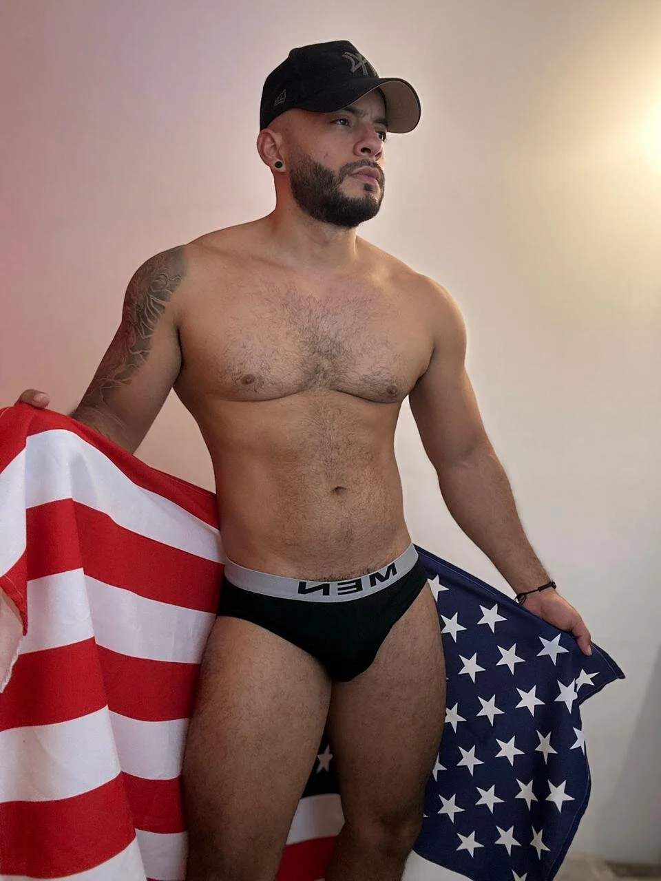 XXX Porn Photo of Nude Mike_savage3 98