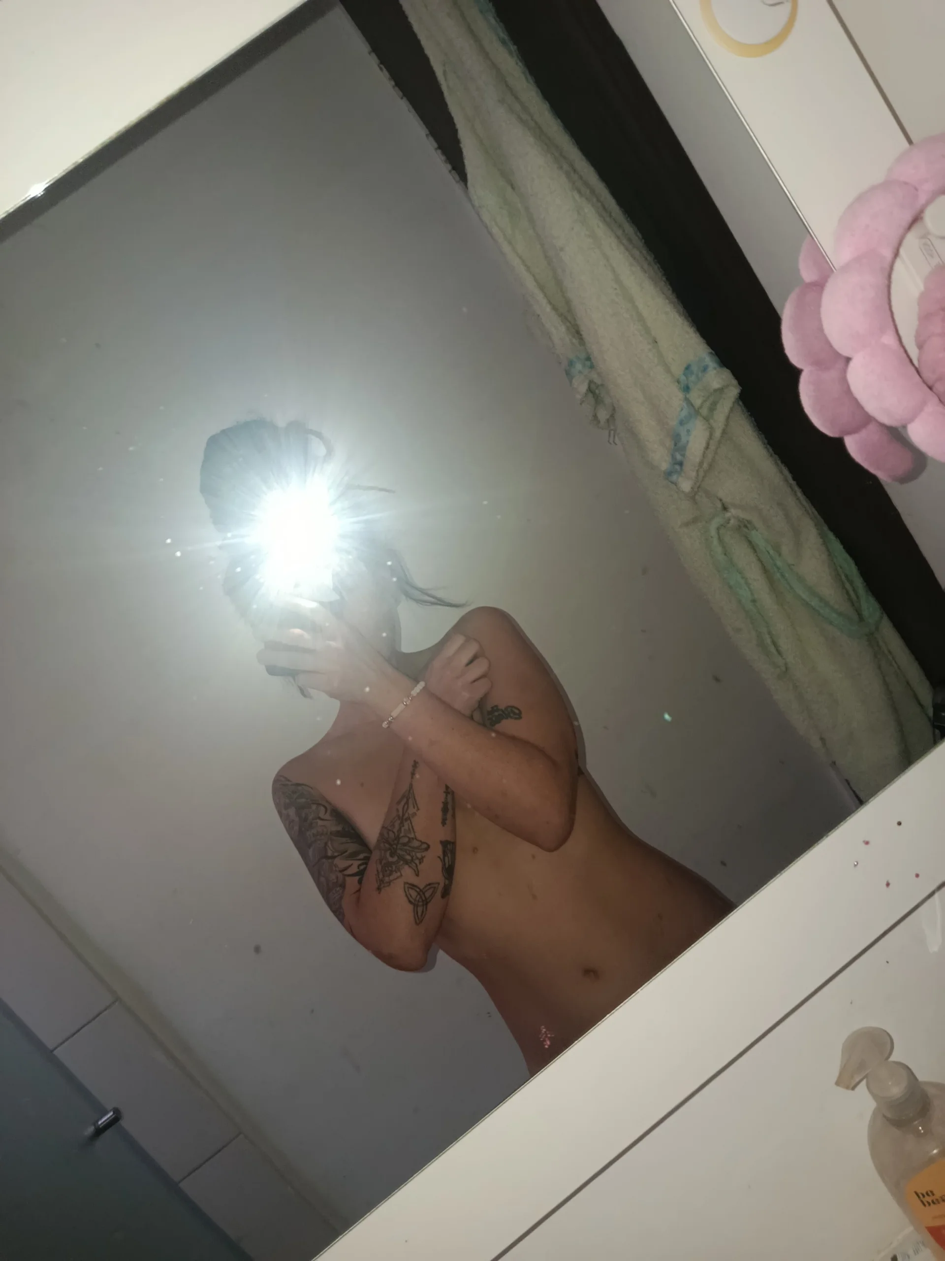 XXX Porn Photo of Nude Hellen_dumont 70