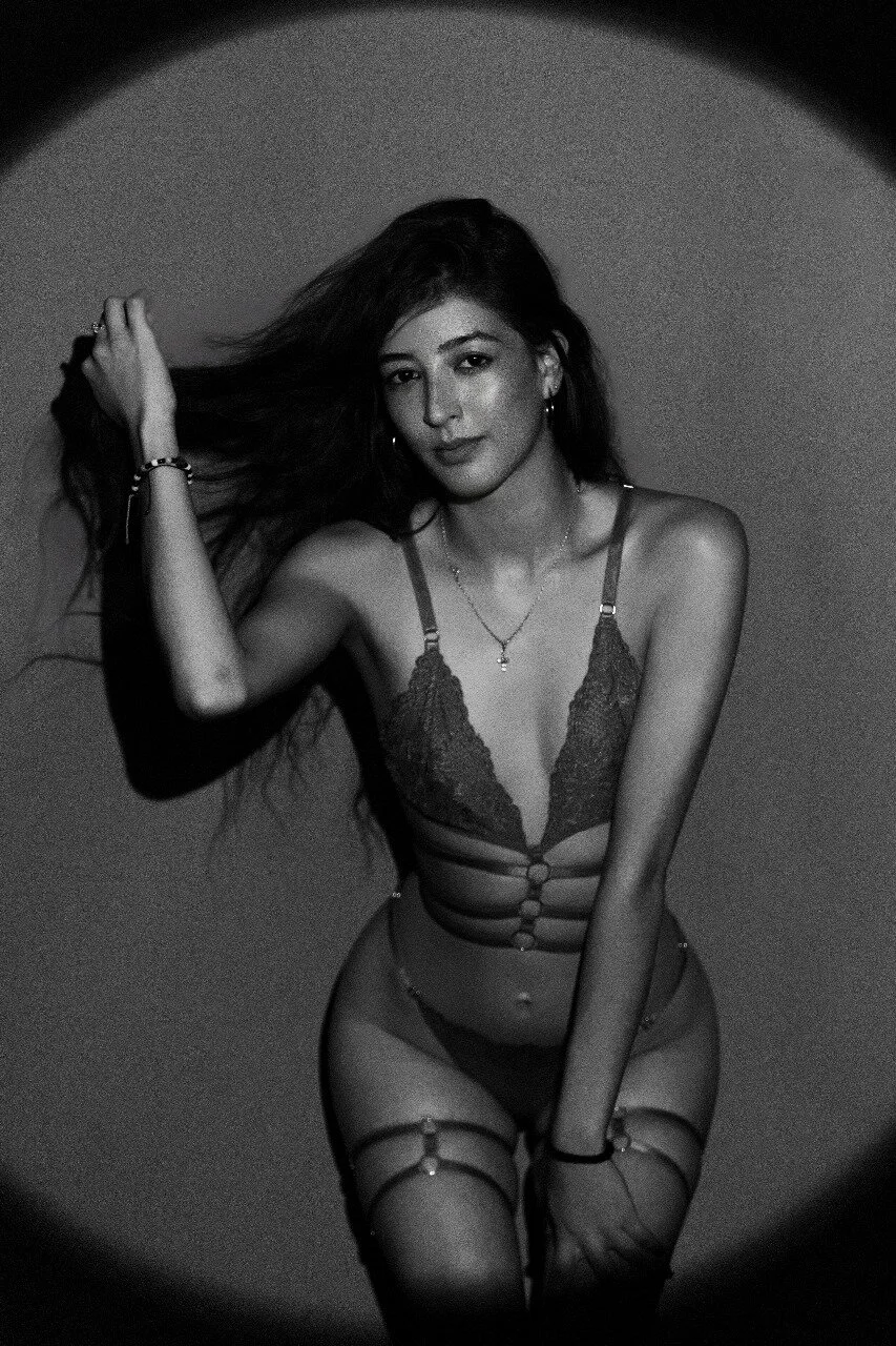 XXX Porn Photo of Nude AdharaHamilton_ 2