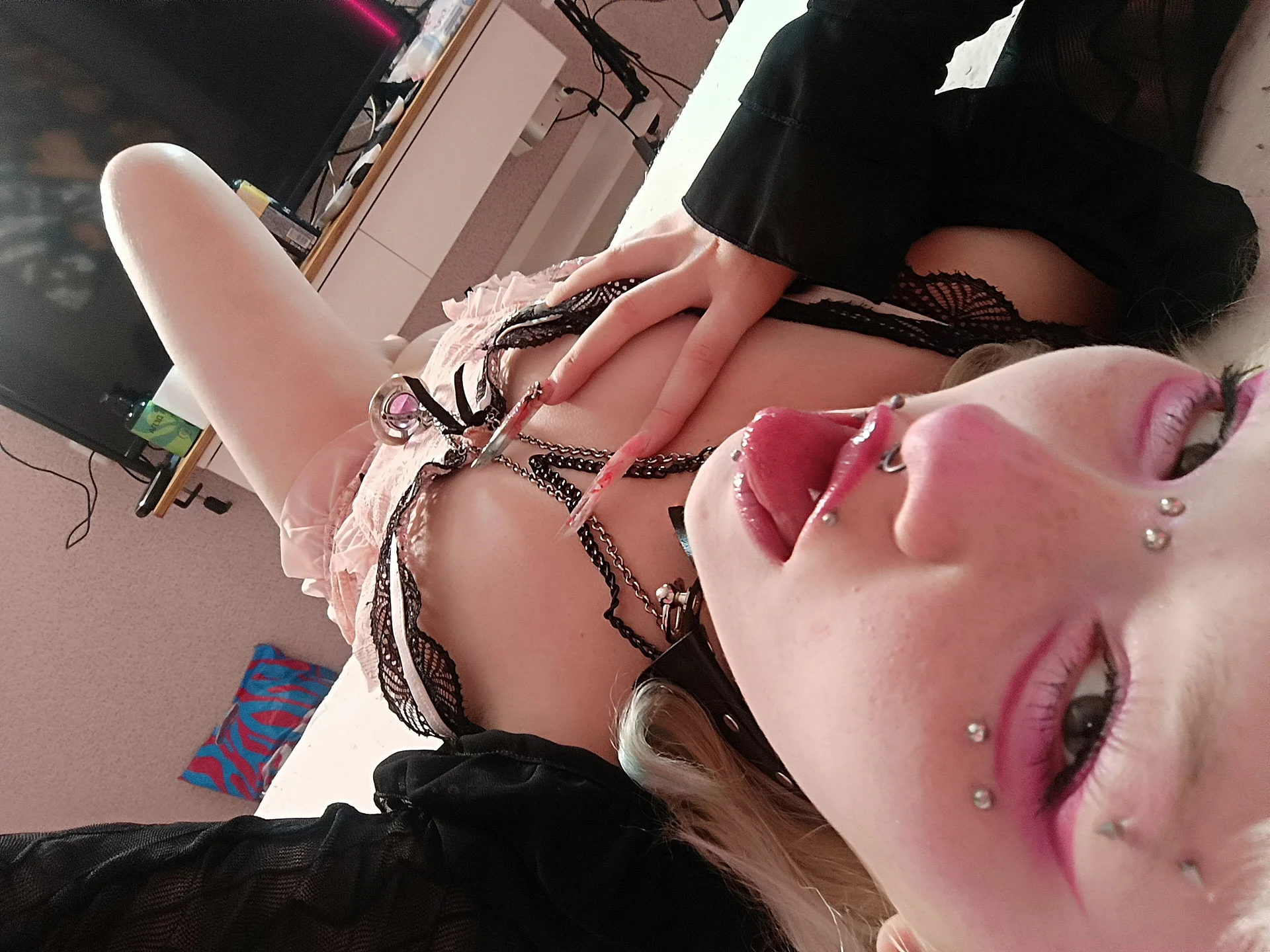 XXX Porn Photo of Nude Nora_Kresss 3