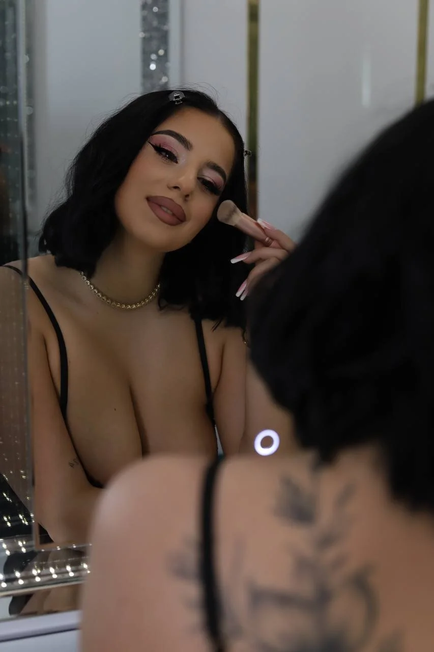 XXX Porn Photo of Nude Vanessaxrayy 17