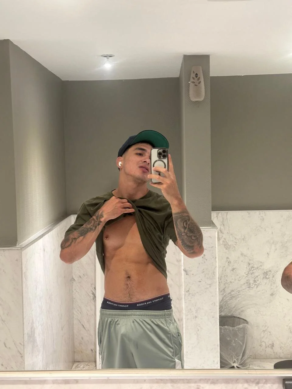 XXX Porn Photo of Nude Big_ValentinHunk 22