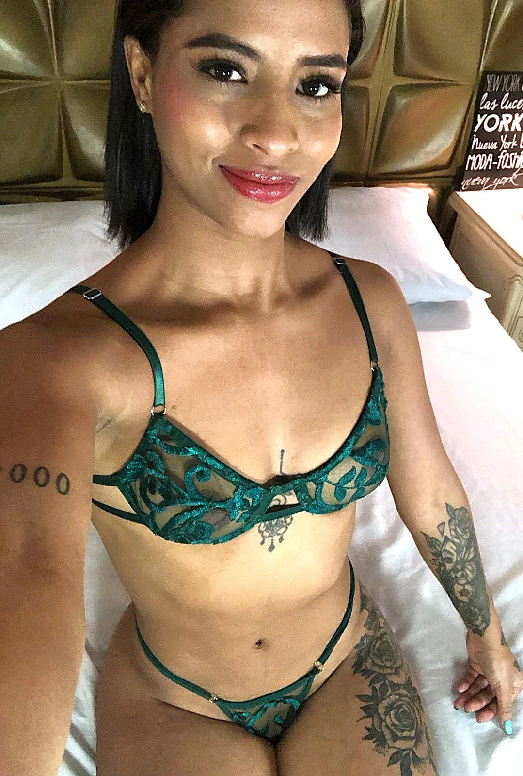 XXX Porn Photo of Nude AnahisBennett 15