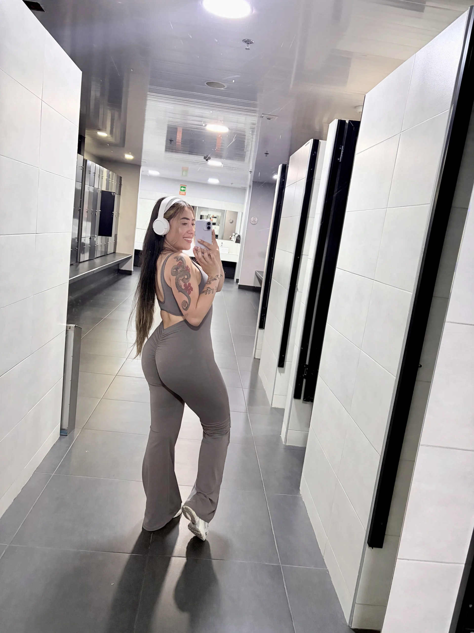 XXX Porn Photo of Nude ManuelaVeeleez 2