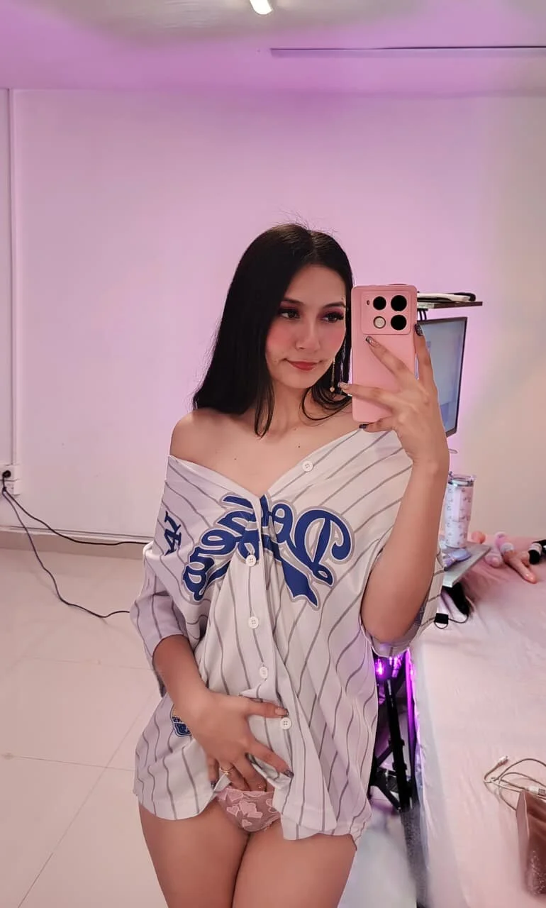 XXX Porn Photo of Nude Juli_smithx 1