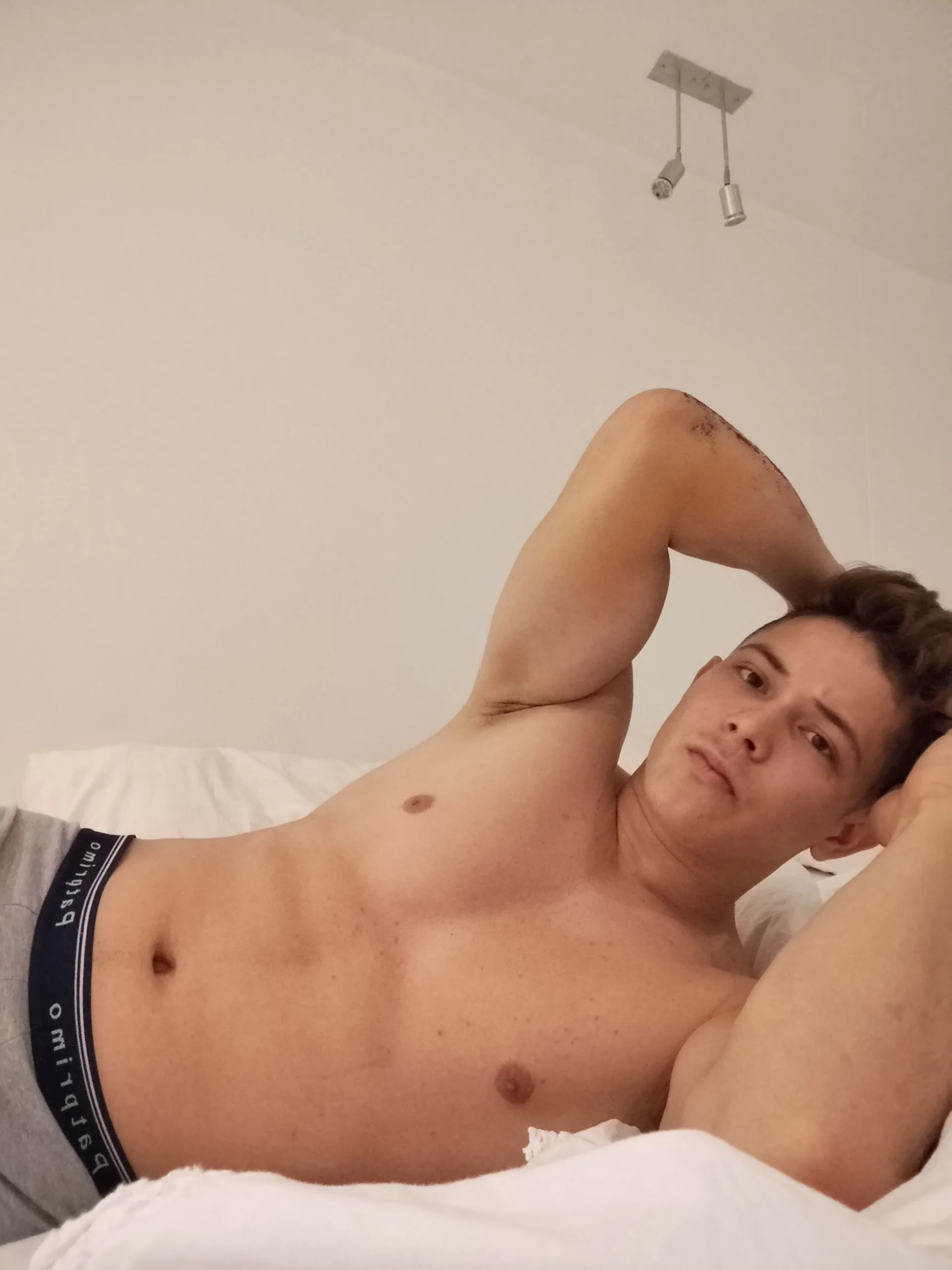 XXX Porn Photo of Nude Alan_hadid1 7