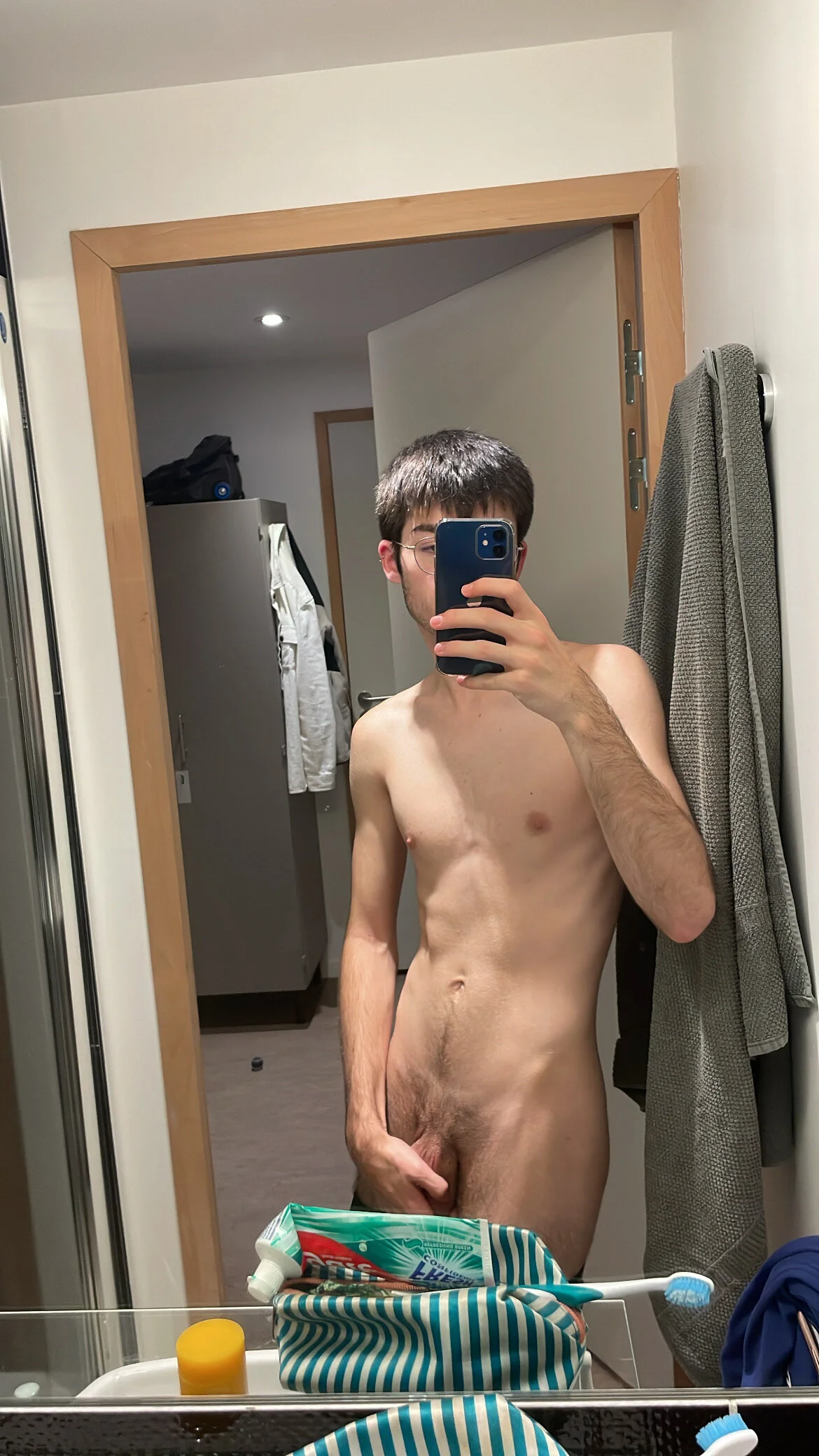 XXX Porn Photo of Nude Aaronn5 6
