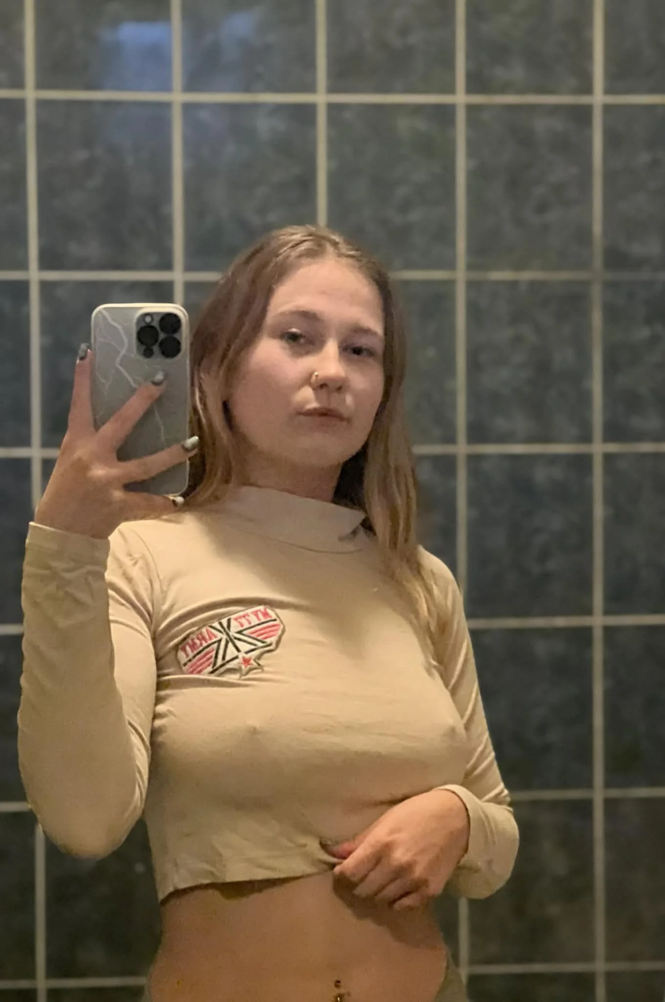 XXX Porn Photo of Nude glossy_babe_ 5