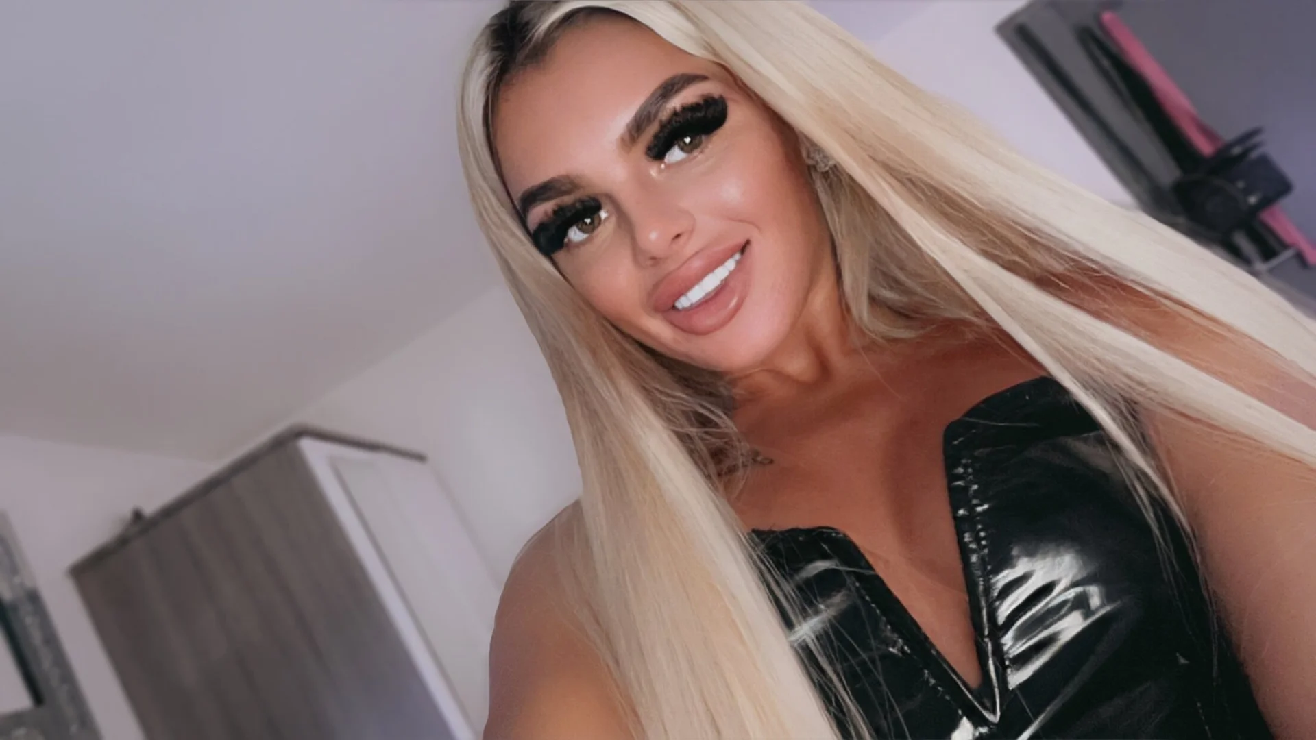 XXX Porn Photo of Nude Irish_BarbieMilfx 22