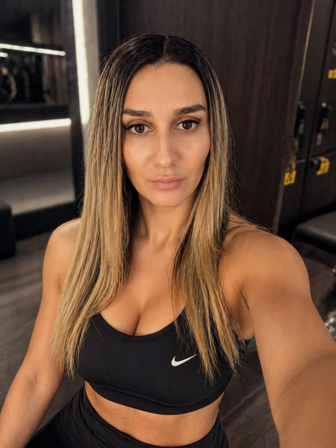 XXX Porn Photo of Nude USA_SQUIRT_MILF 17