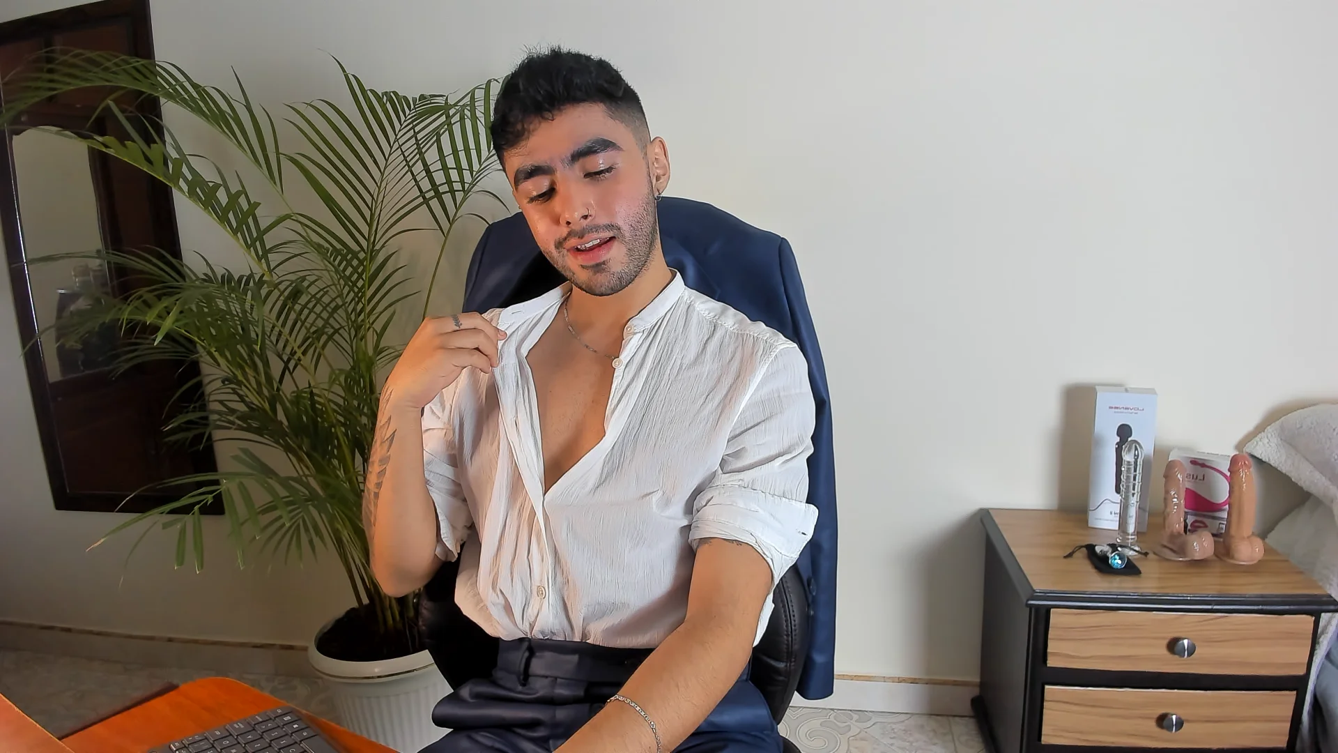 XXX Porn Photo of Nude ItsMeEros 145