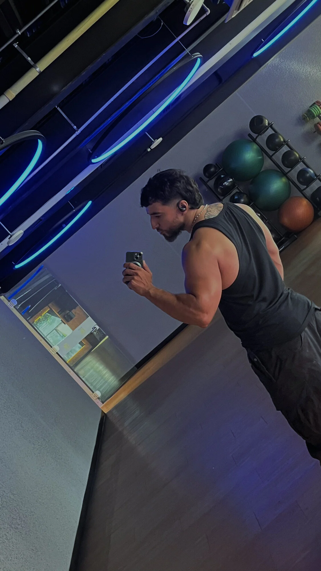 XXX Porn Photo of Nude bradley_martinez 31