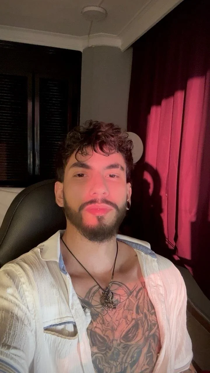 XXX Porn Photo of Nude leviwolff 1