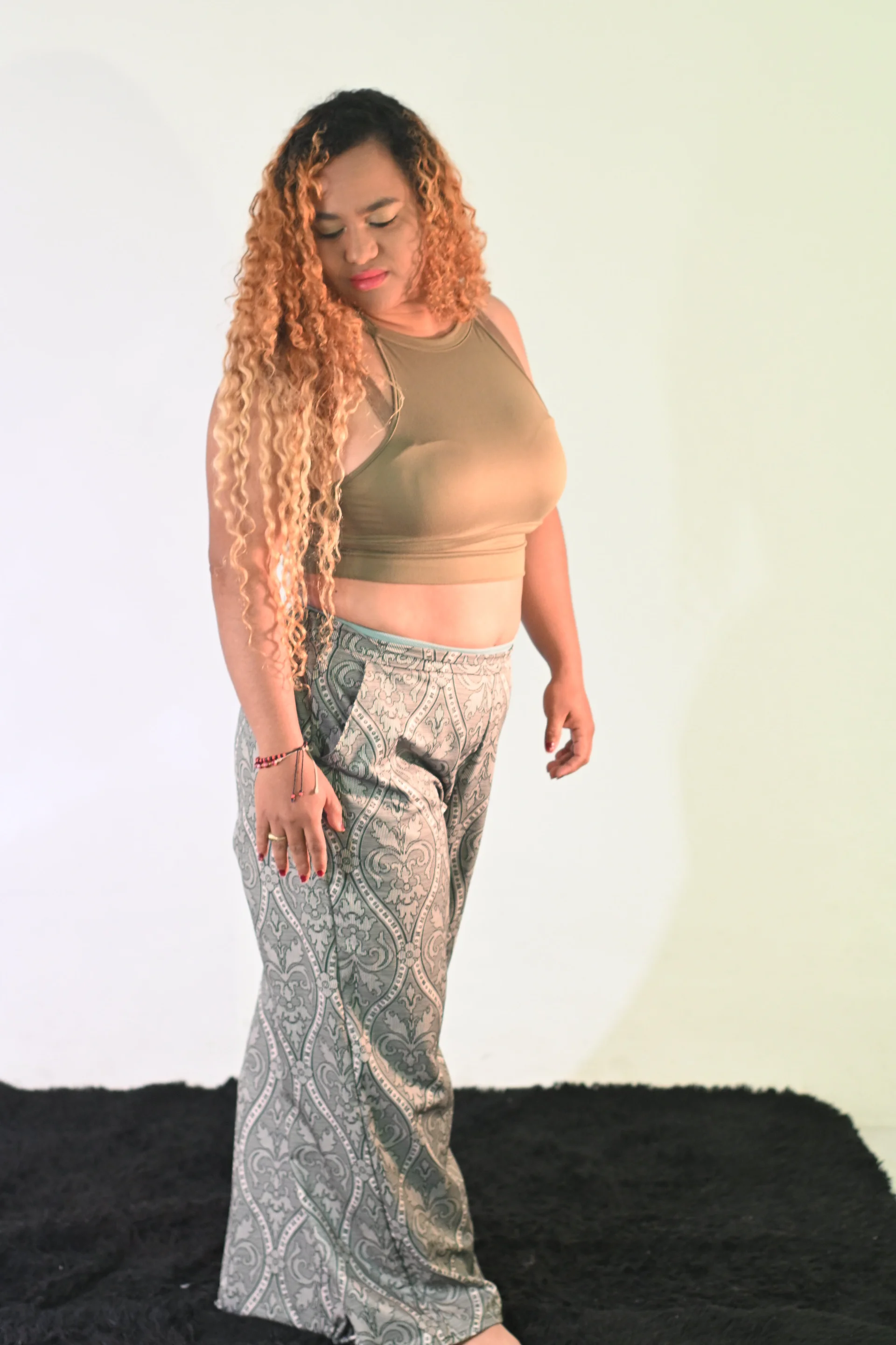 XXX Porn Photo of Nude curly_stone 1
