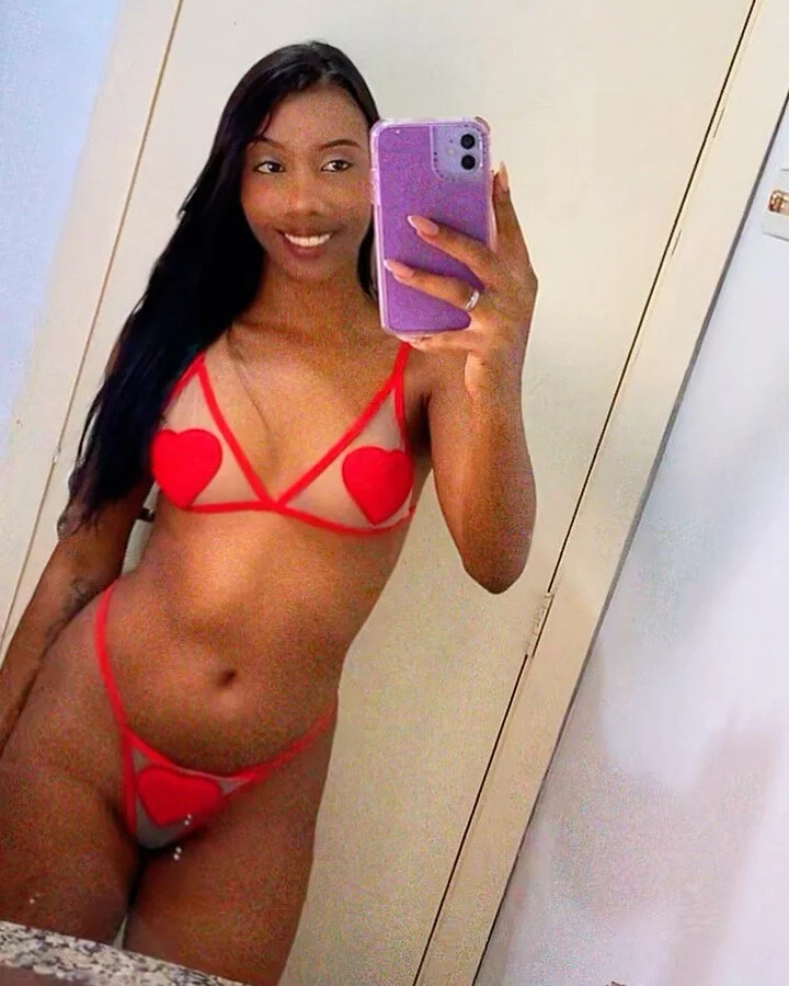 XXX Porn Photo of Nude Naomisalles 25