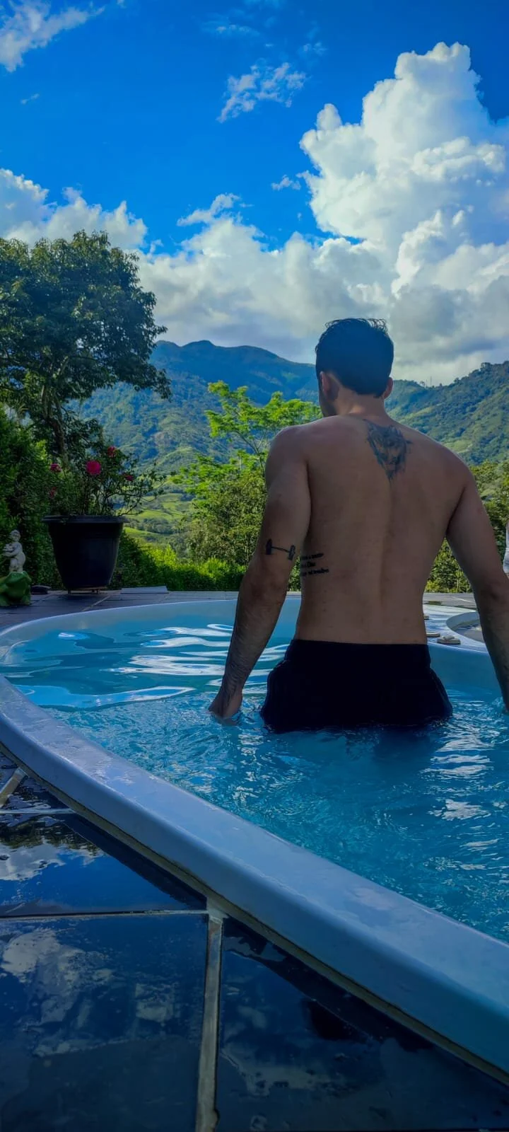 XXX Porn Photo of Nude AndrewAbdala 6