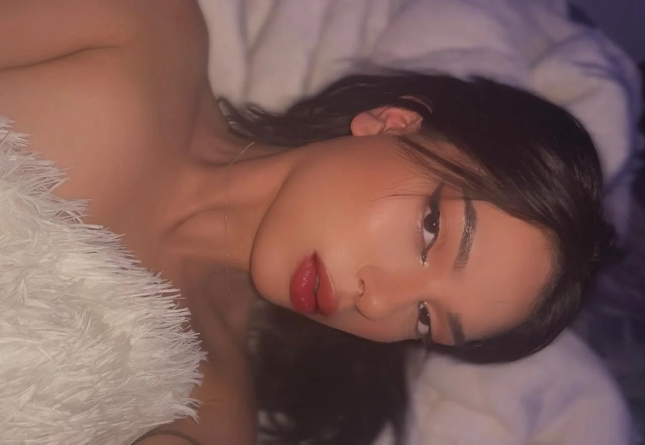 XXX Porn Photo of Nude alice_lodge_ 2