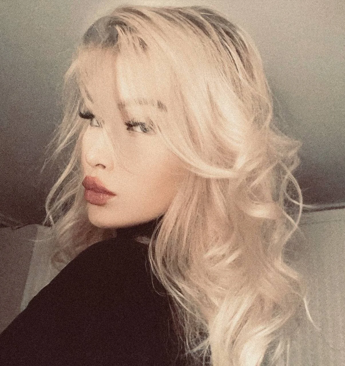 XXX Porn Photo of Nude BlondeAura 2