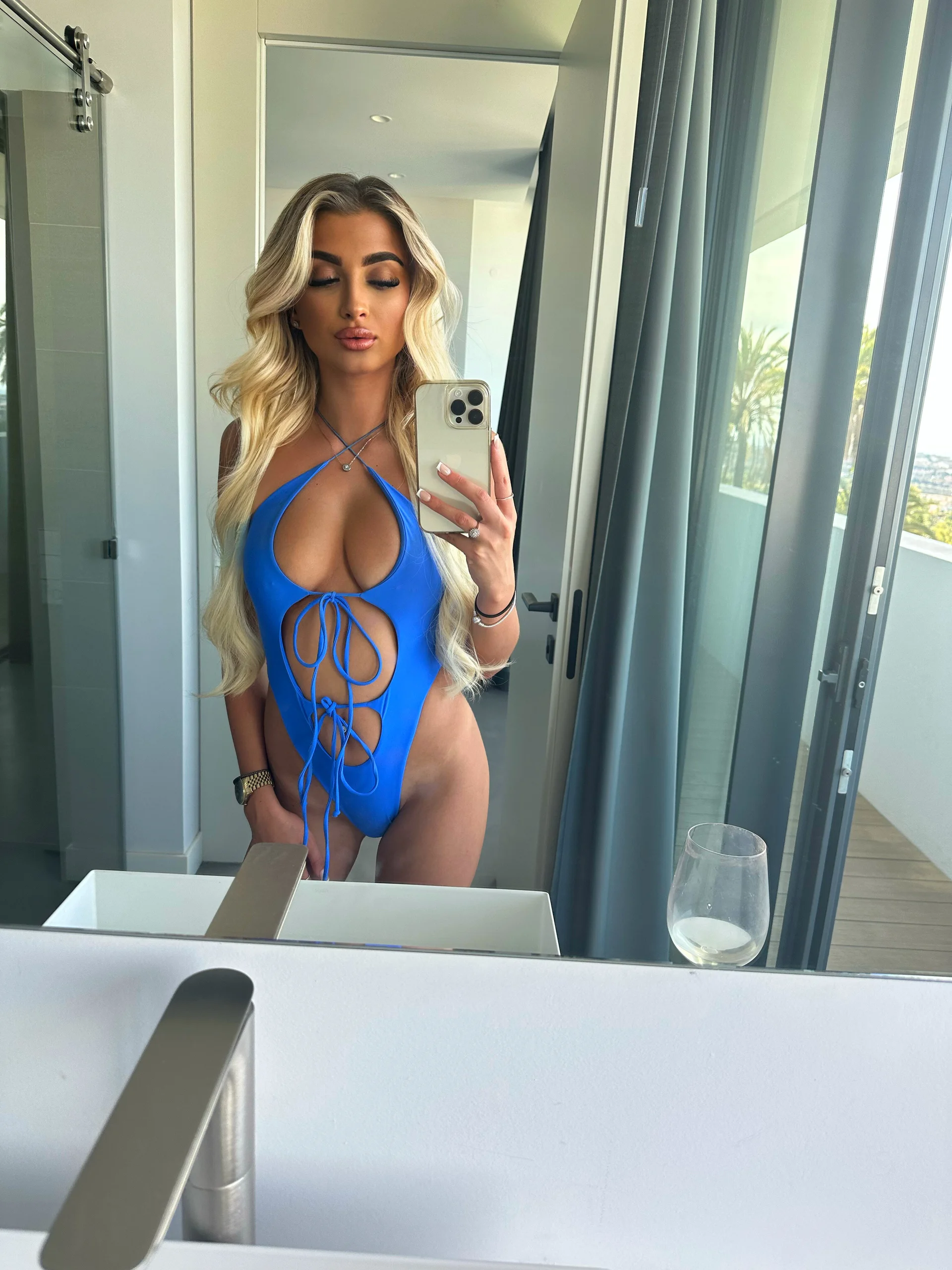 XXX Porn Photo of Nude ellariverss 16