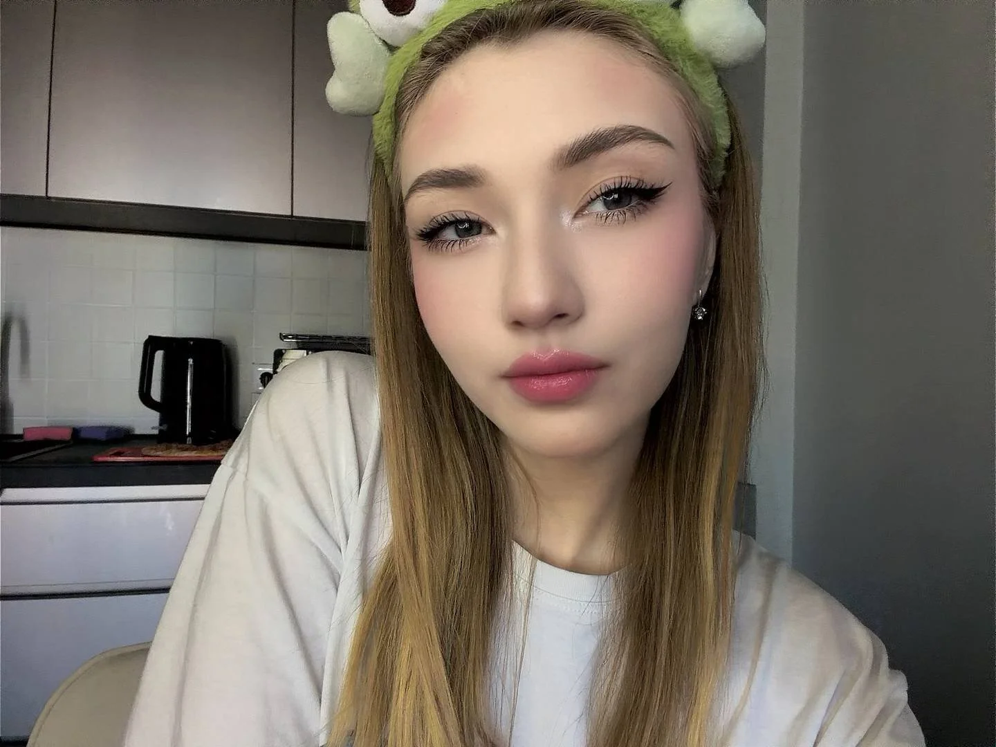 XXX Porn Photo of Nude AveryBerkson 22