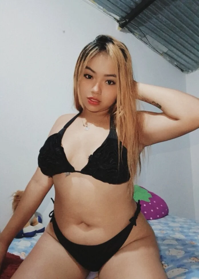 XXX Porn Photo of Nude Emily__Hott 14