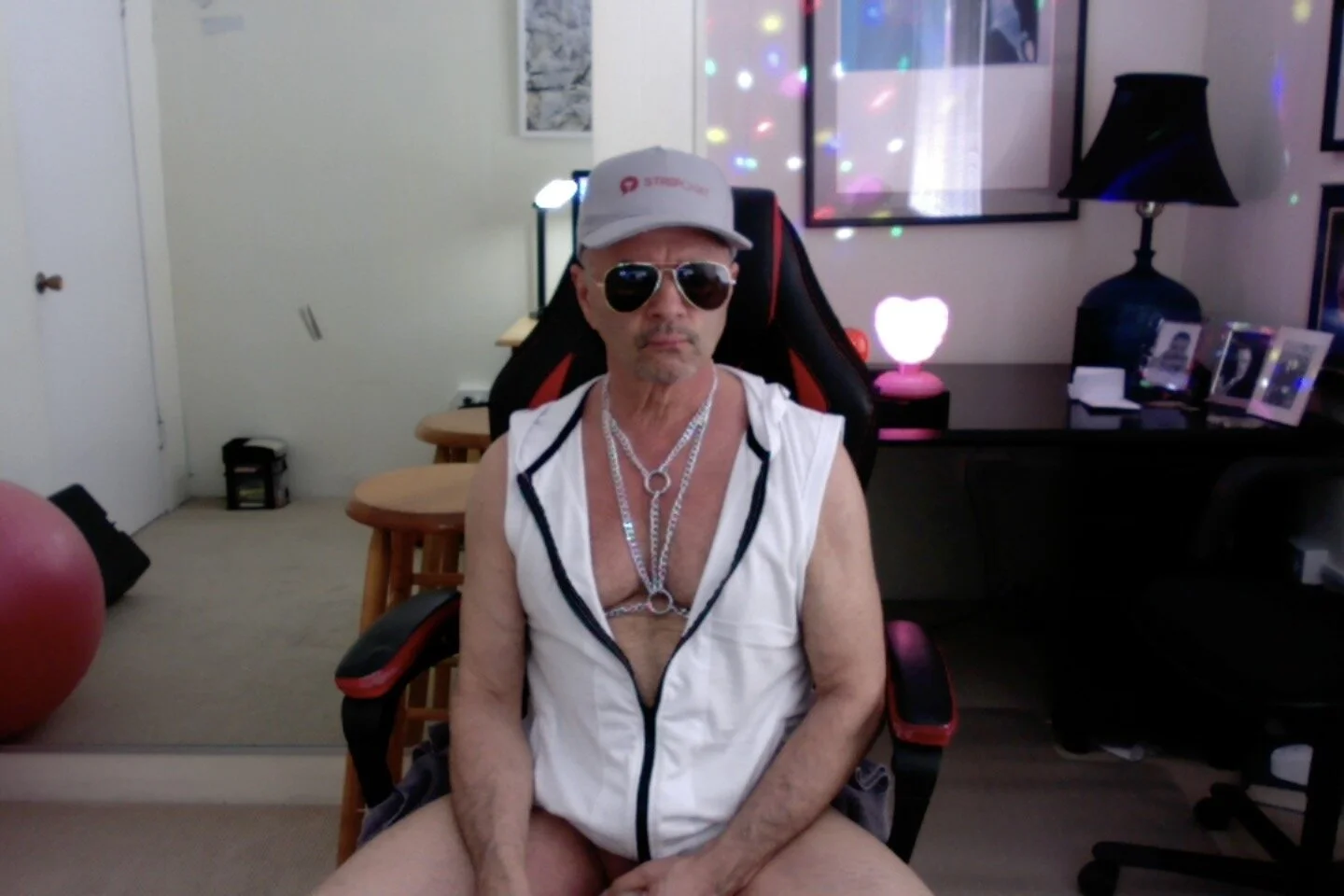 XXX Porn Photo of Nude hotdadbod 272
