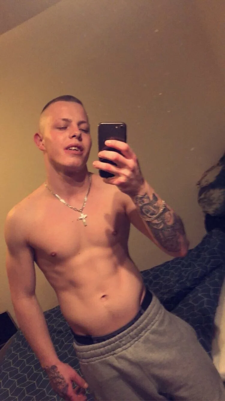 XXX Porn Photo of Nude kleinjungheiss 5