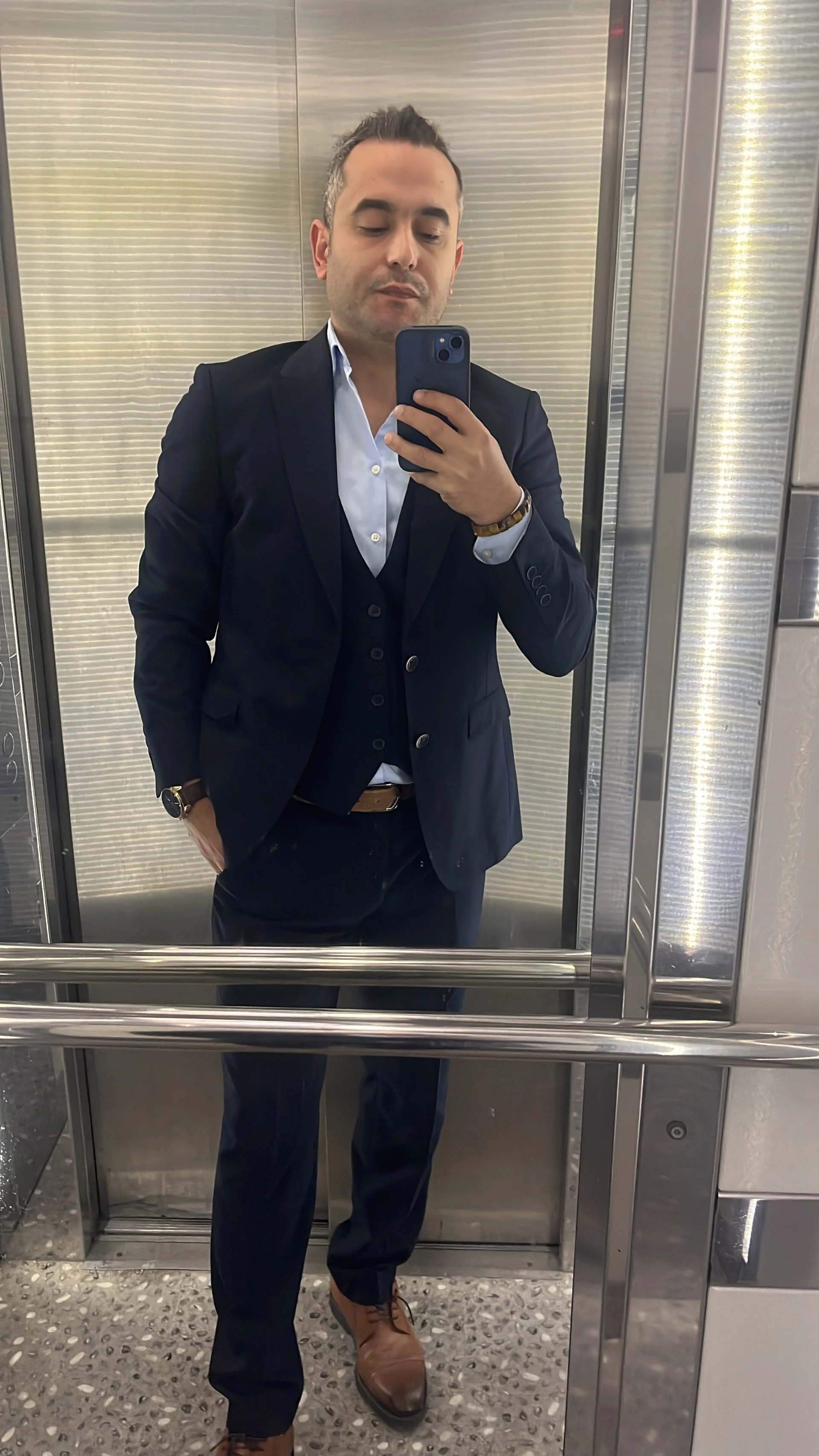 XXX Porn Photo of Nude Businessmantryy 5