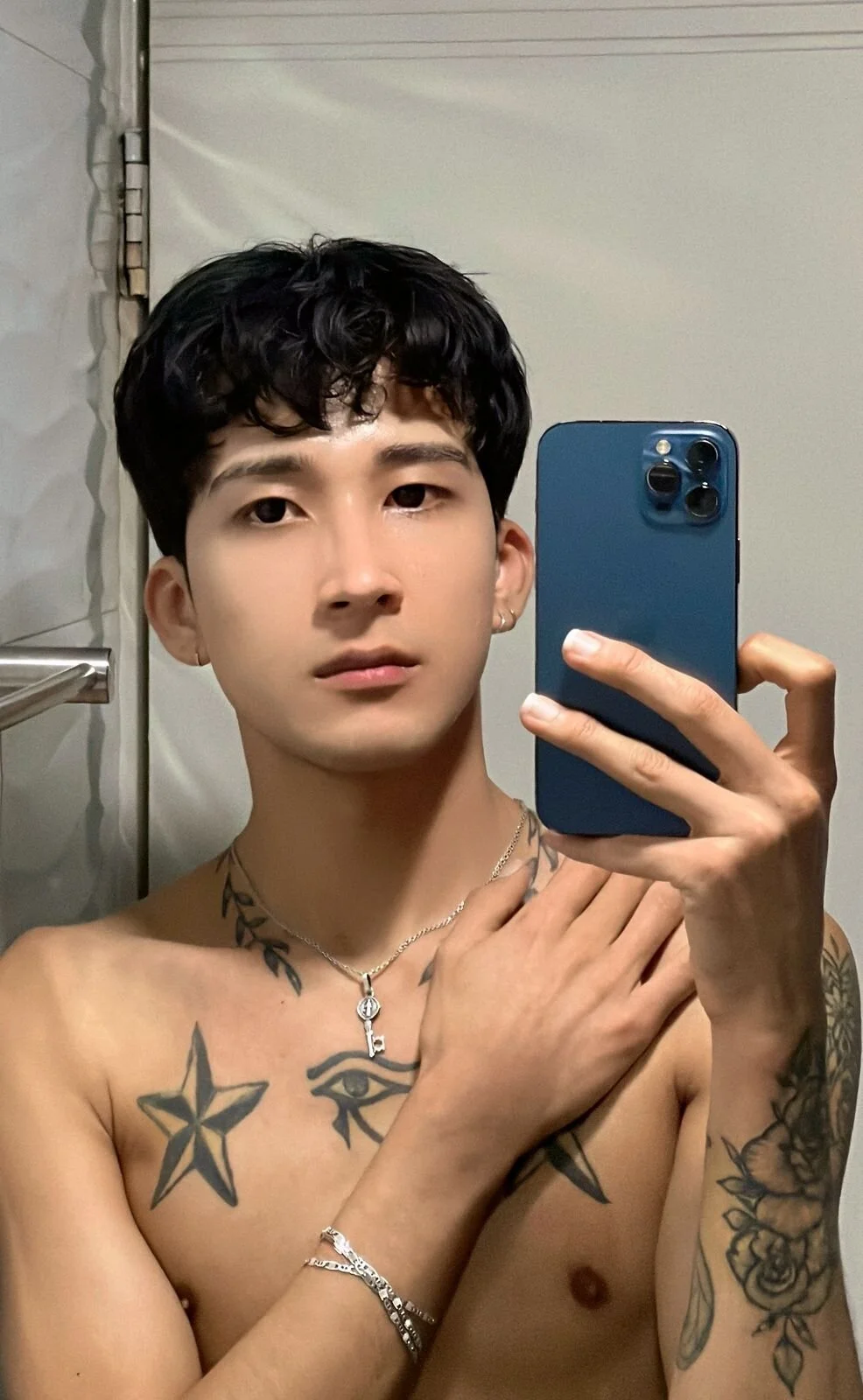 XXX Porn Photo of Nude tom_Howard 6