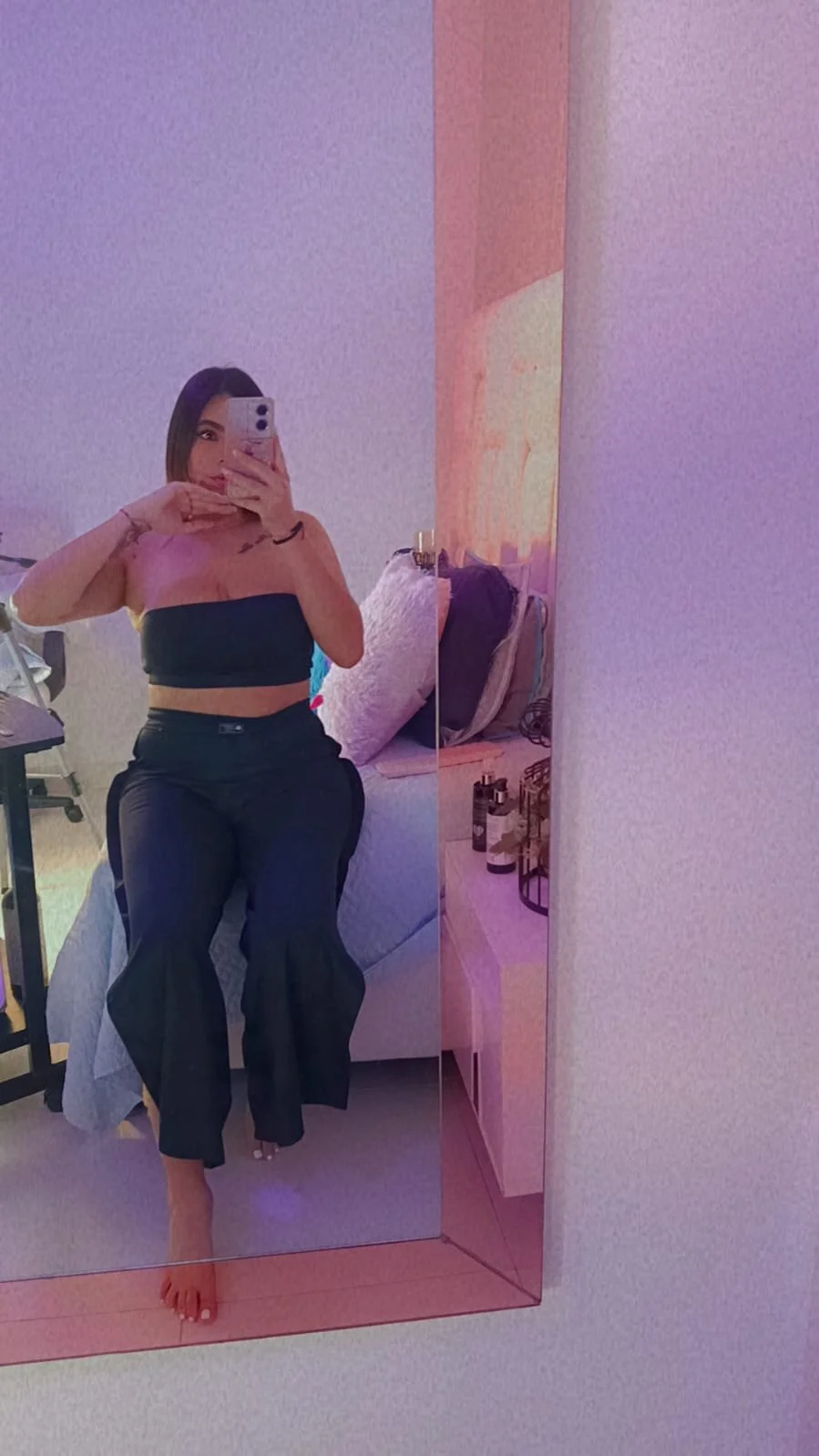 XXX Porn Photo of Nude hillary_uckerman_ 21