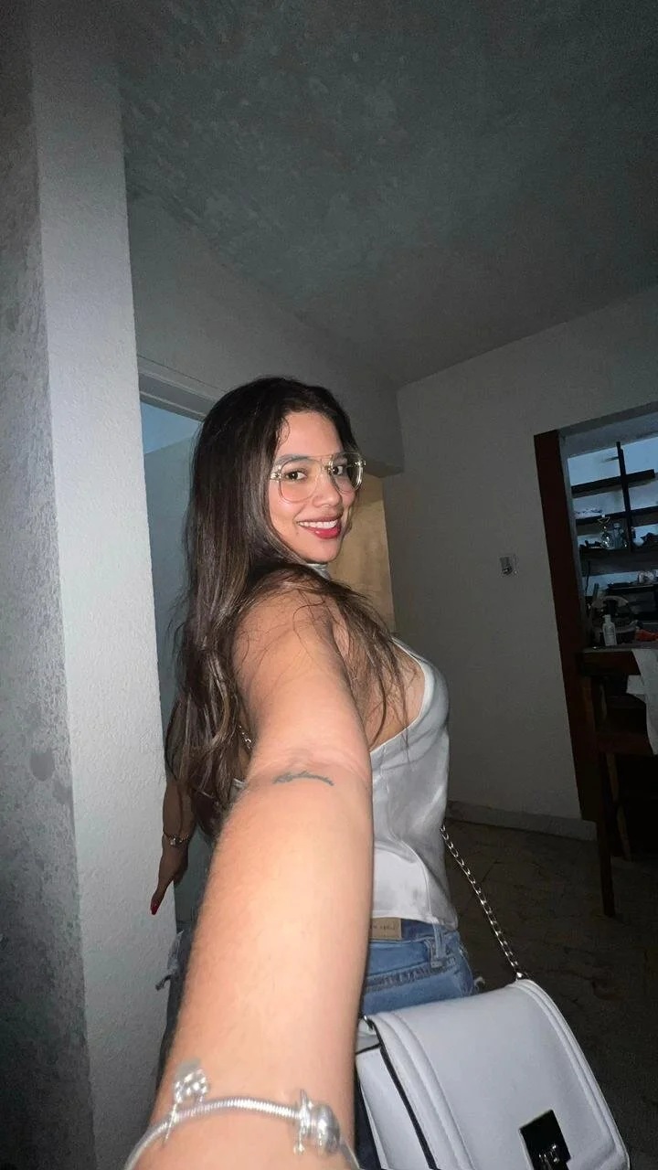 XXX Porn Photo of Nude liz_ariza4u 1