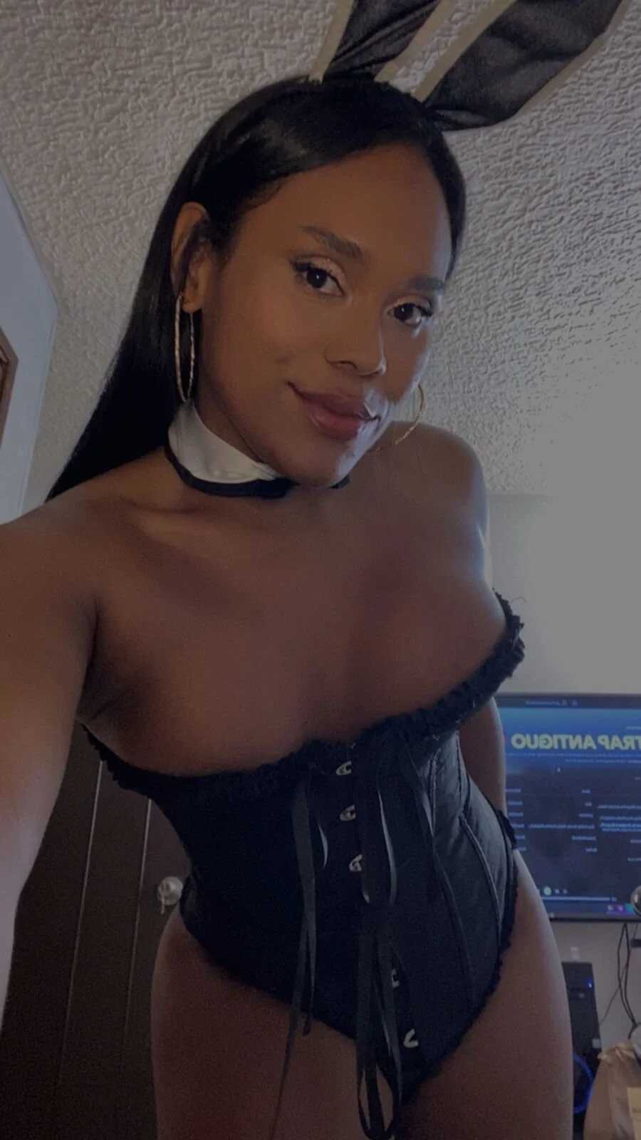 XXX Porn Photo of Nude Ashleyroberst 35