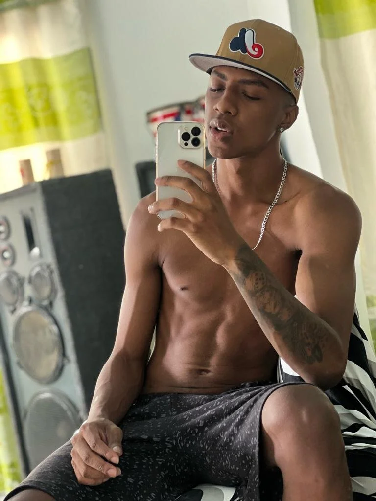 XXX Porn Photo of Nude YeremiBrowm 94