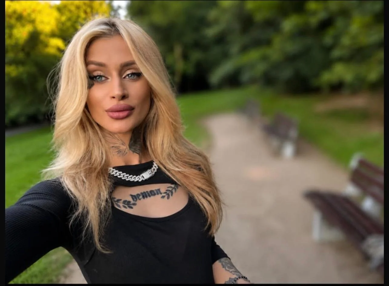 XXX Porn Photo of Nude I_amLolla 12