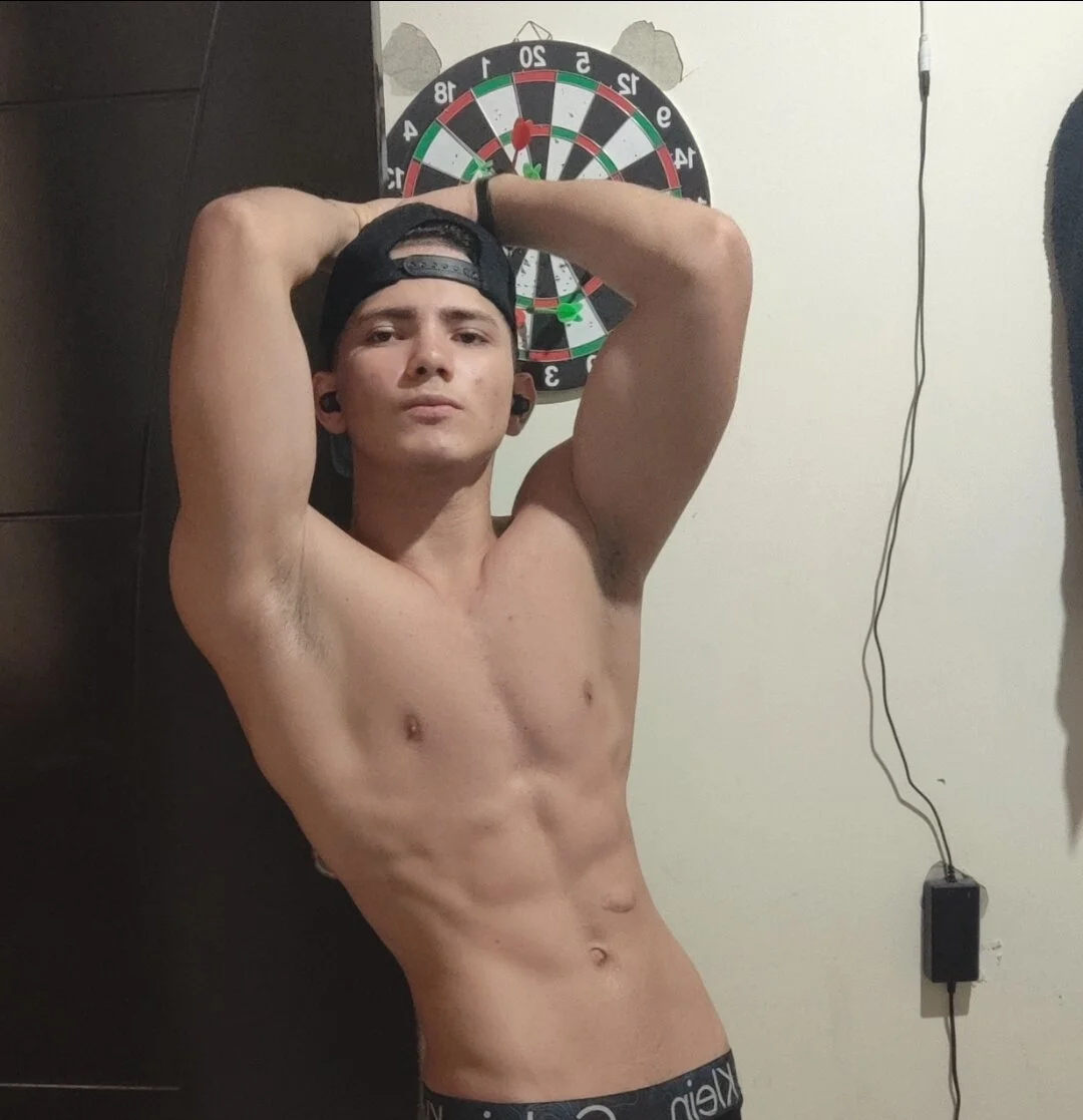 XXX Porn Photo of Nude james_scott18 6