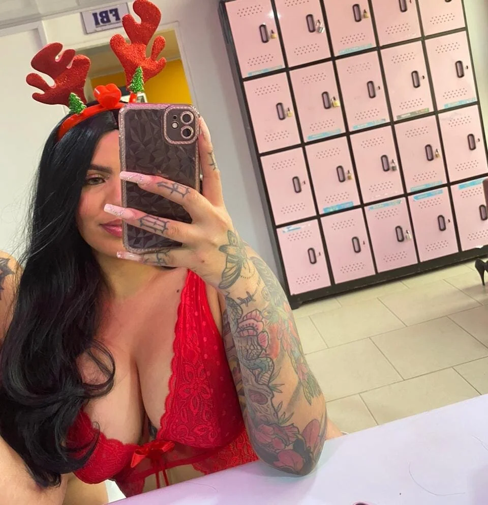 XXX Porn Photo of Nude WildyTemping 4