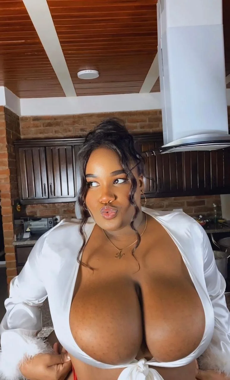 XXX Porn Photo of Nude AmbarSecret2222 1