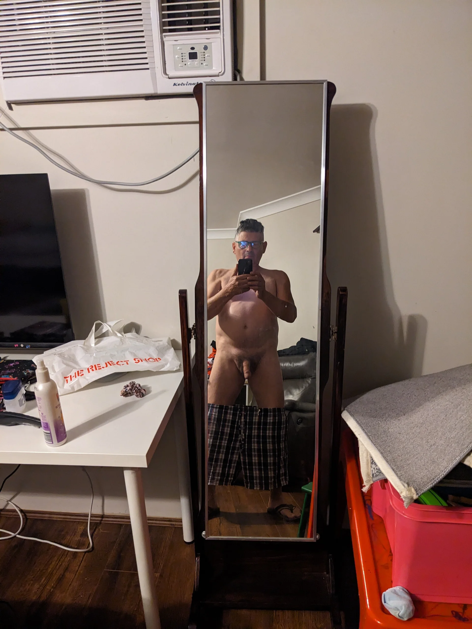 XXX Porn Photo of Nude XxxPissloverxxX 2