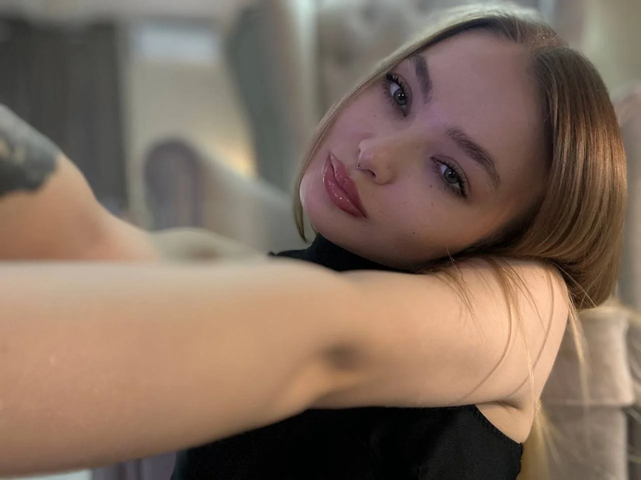 XXX Porn Photo of Nude AriWild 13