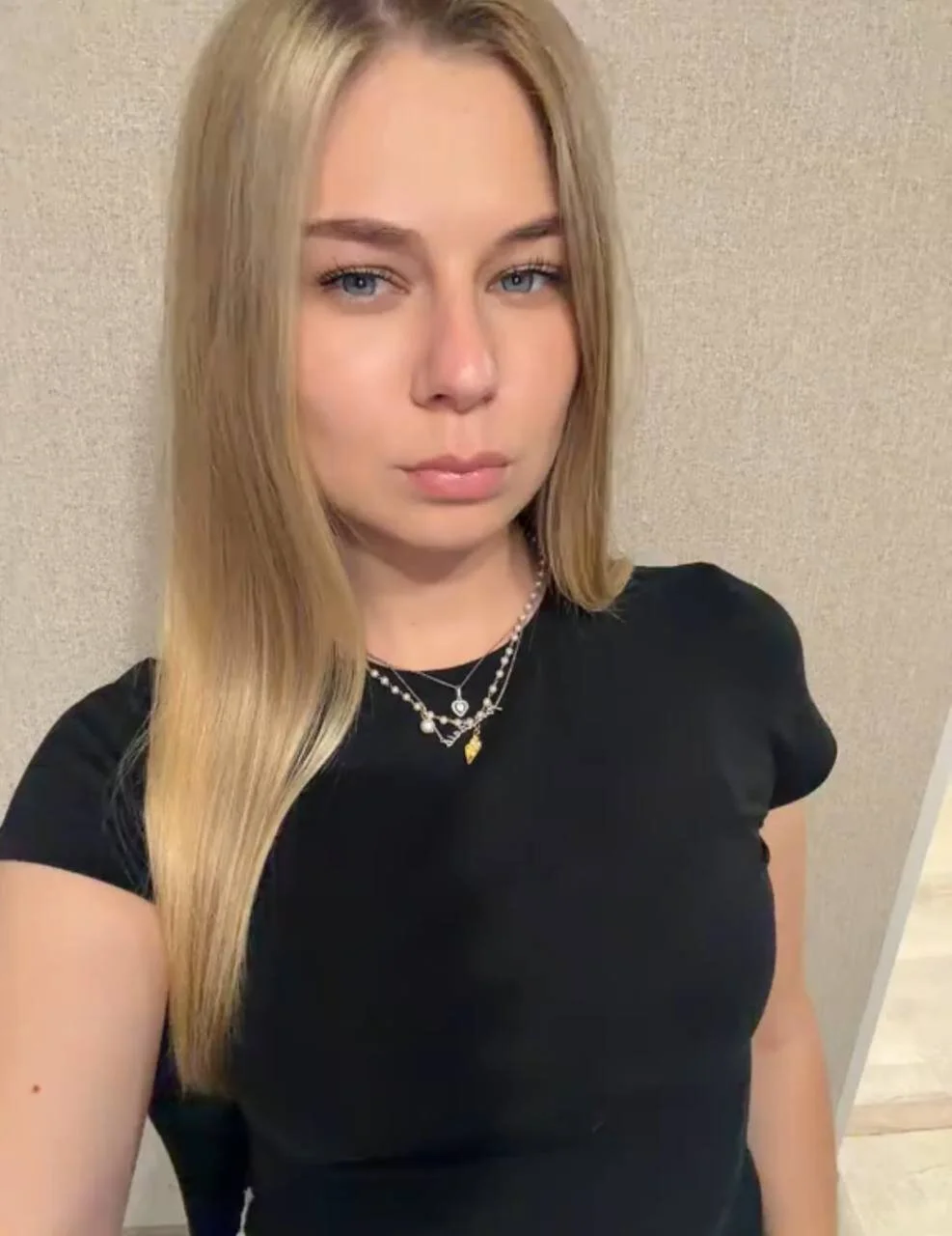 XXX Porn Photo of Nude HoneysPiee 5