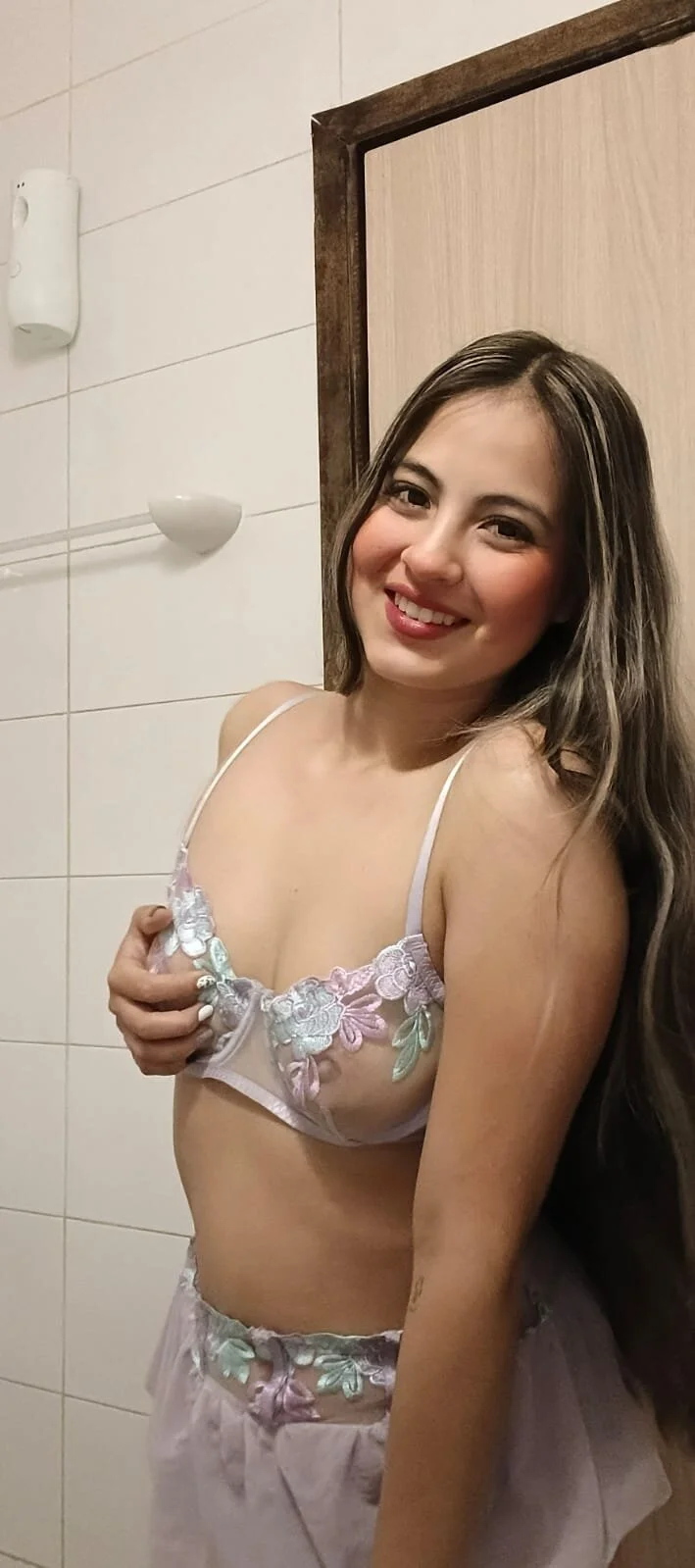 XXX Porn Photo of Nude juanita_tay 75
