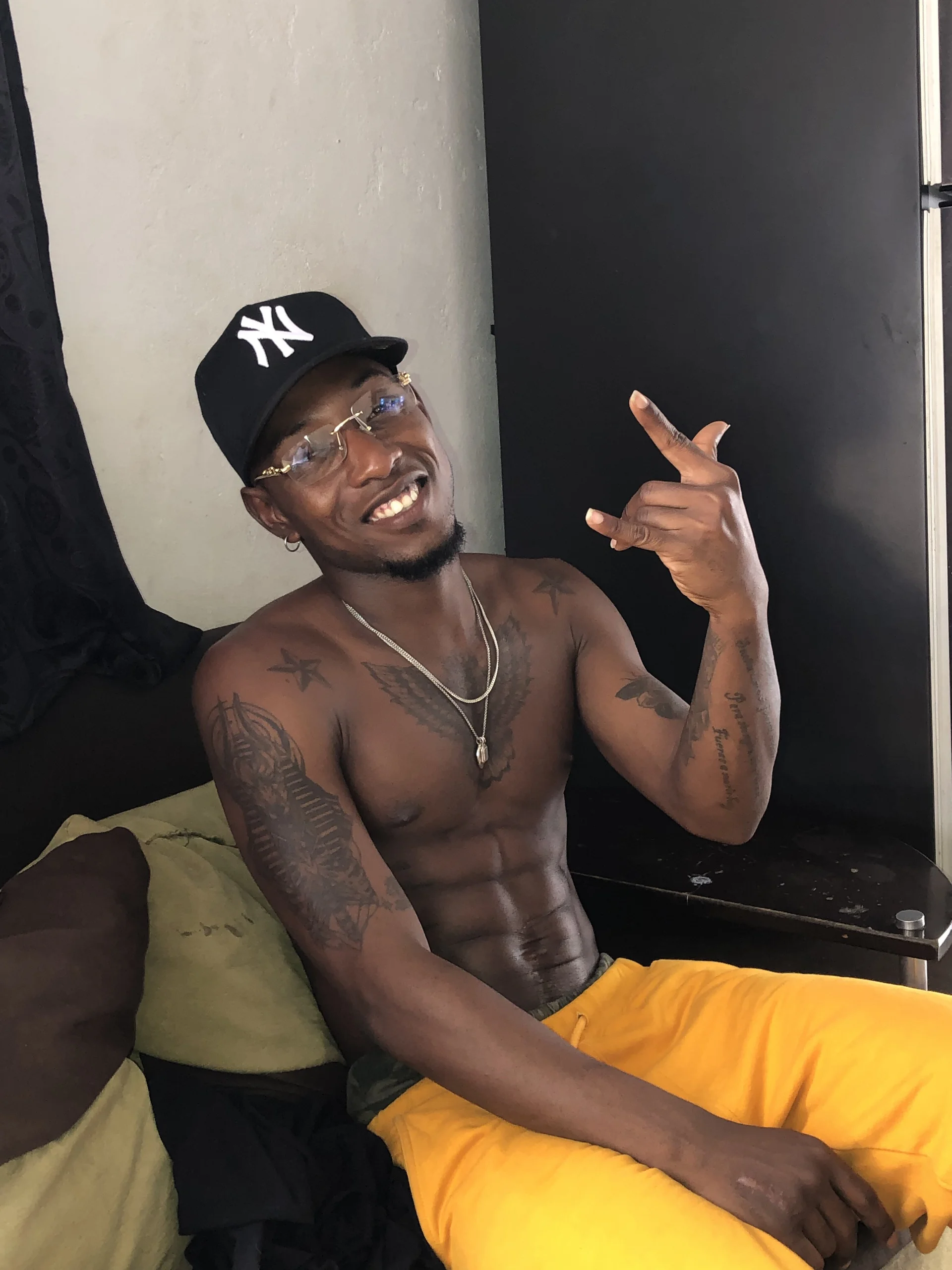 XXX Porn Photo of Nude king__Black 2