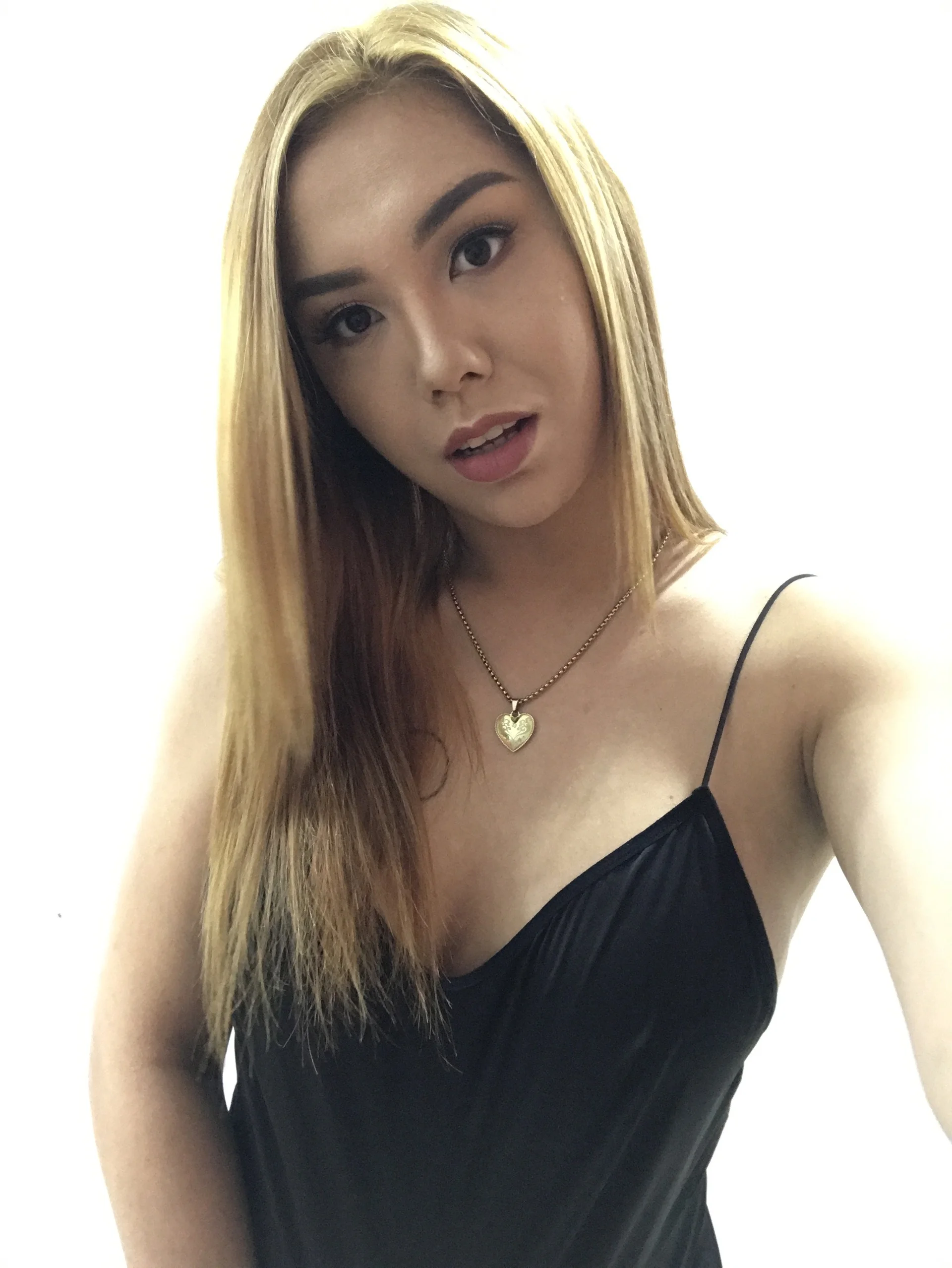 XXX Porn Photo of Nude OliviaWho 16