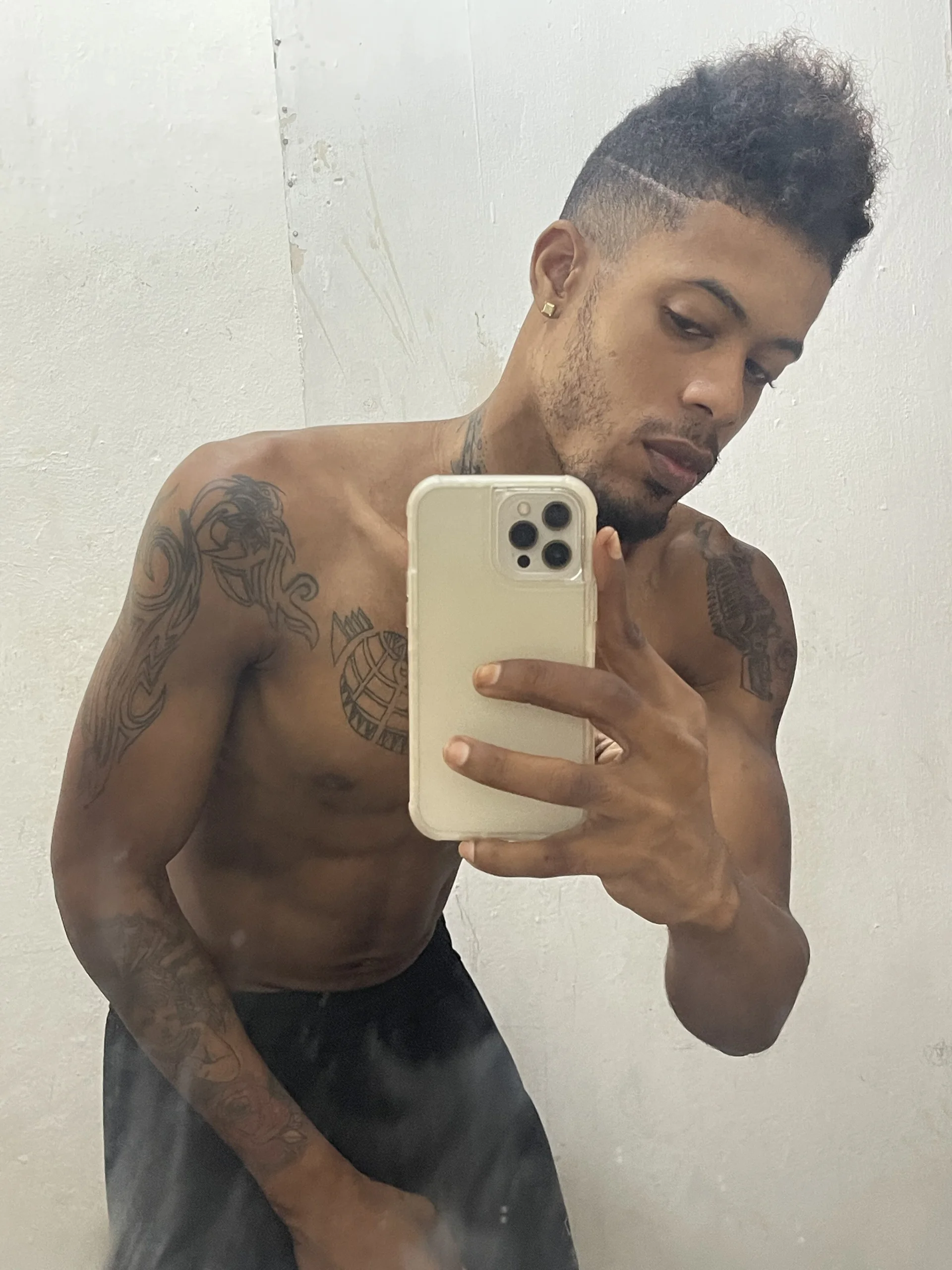 XXX Porn Photo of Nude yensyrd 4