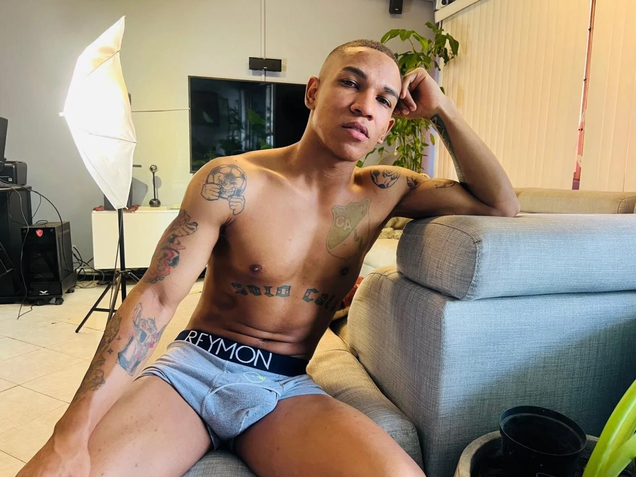 XXX Porn Photo of Nude mcmax_huge 7