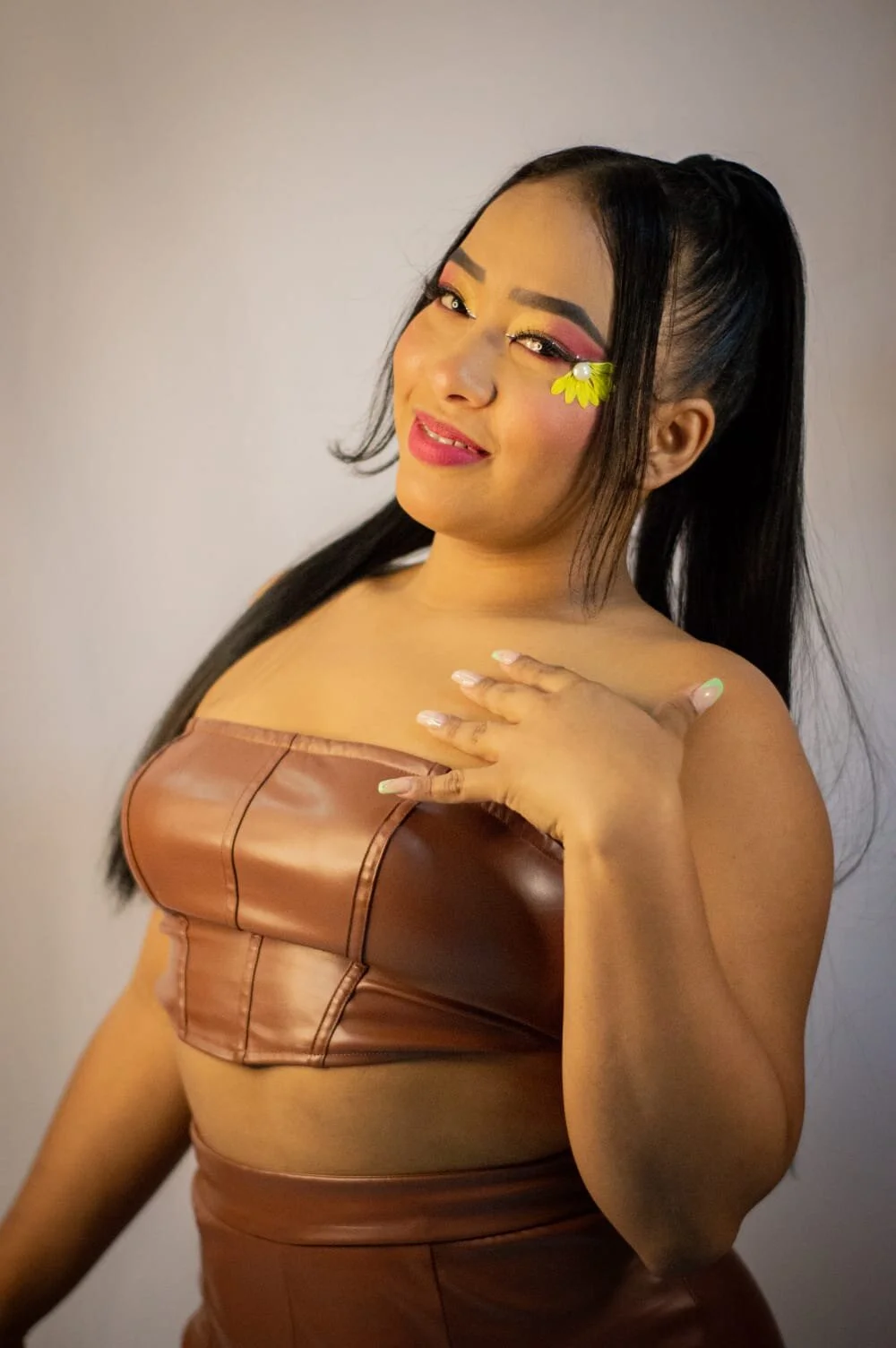 XXX Porn Photo of Nude brunetenikole02 16