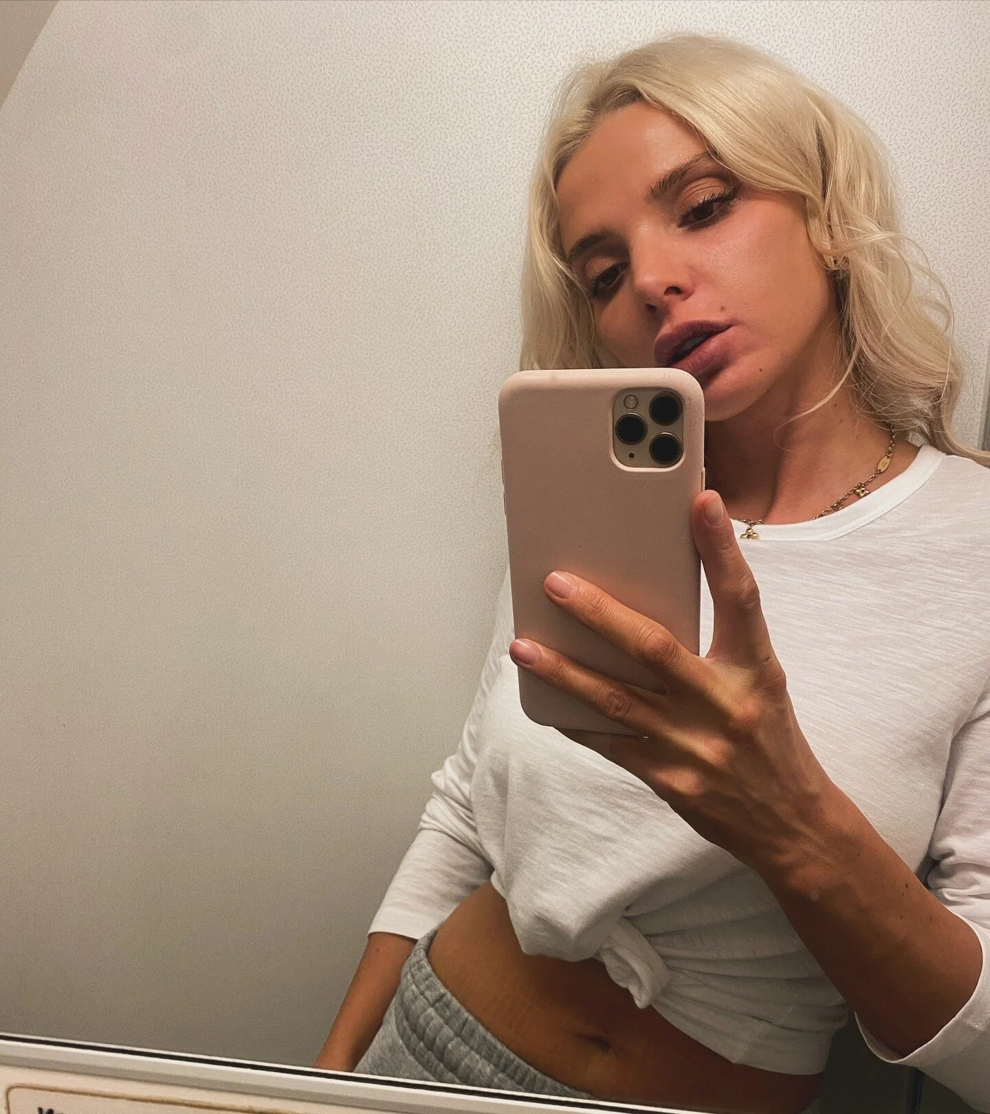 XXX Porn Photo of Nude mechloe 23
