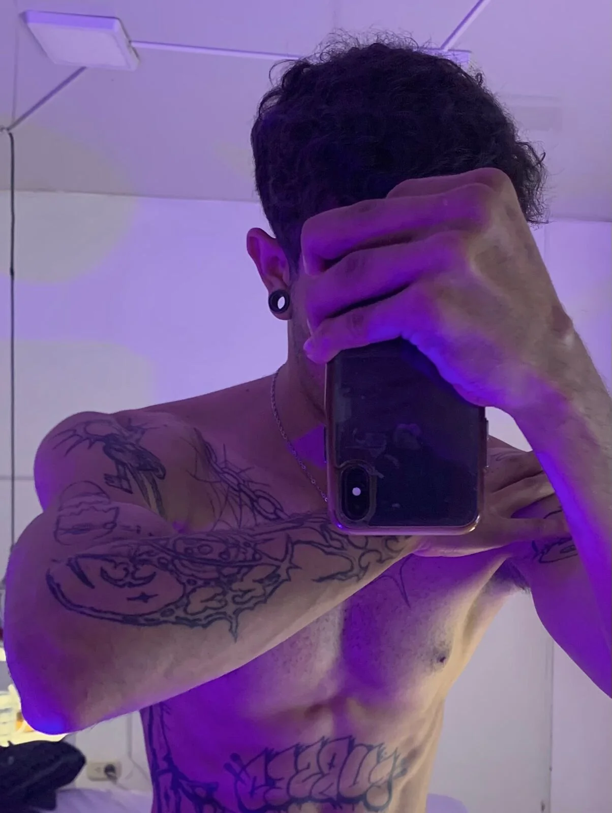 XXX Porn Photo of Nude EnzoHunters 21