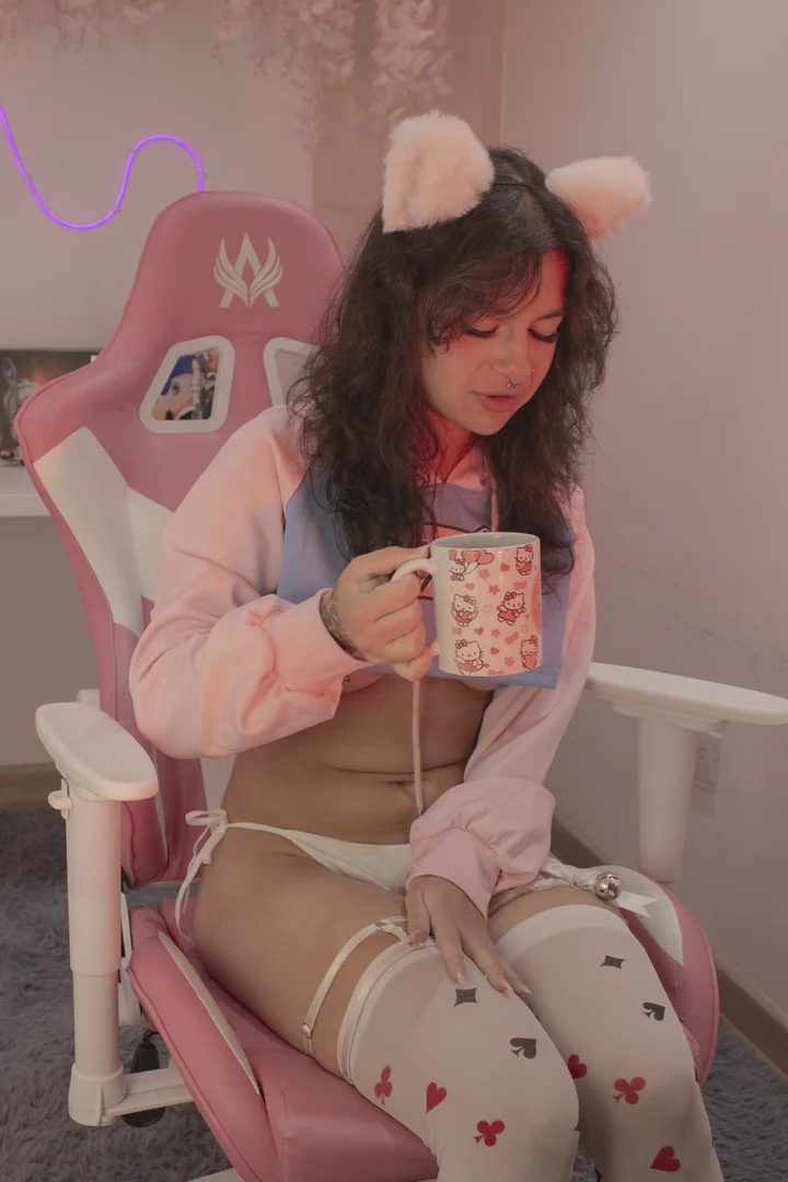 XXX Porn Photo of Nude larah_uwu 101