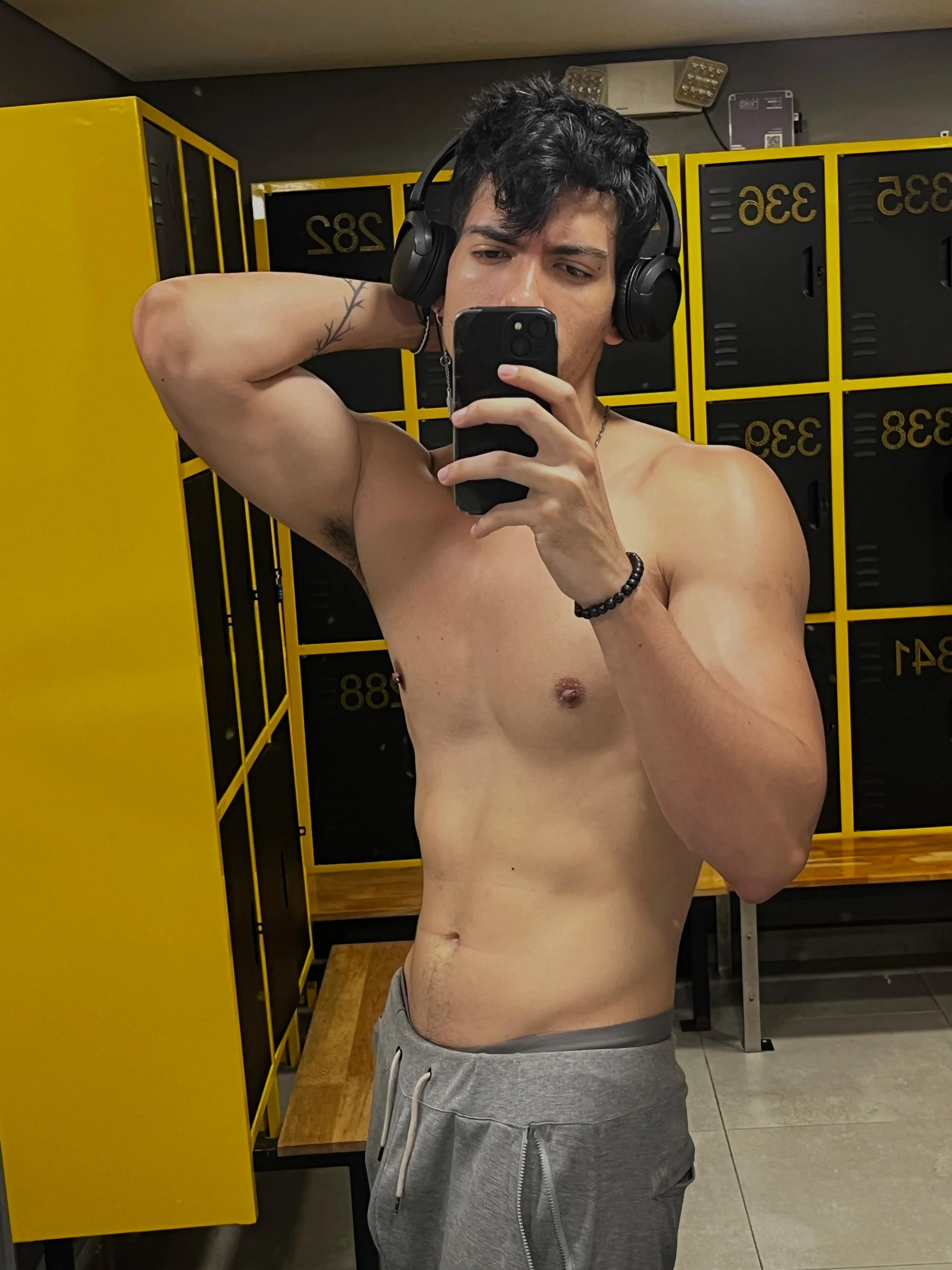 XXX Porn Photo of Nude bbbeachboy 26